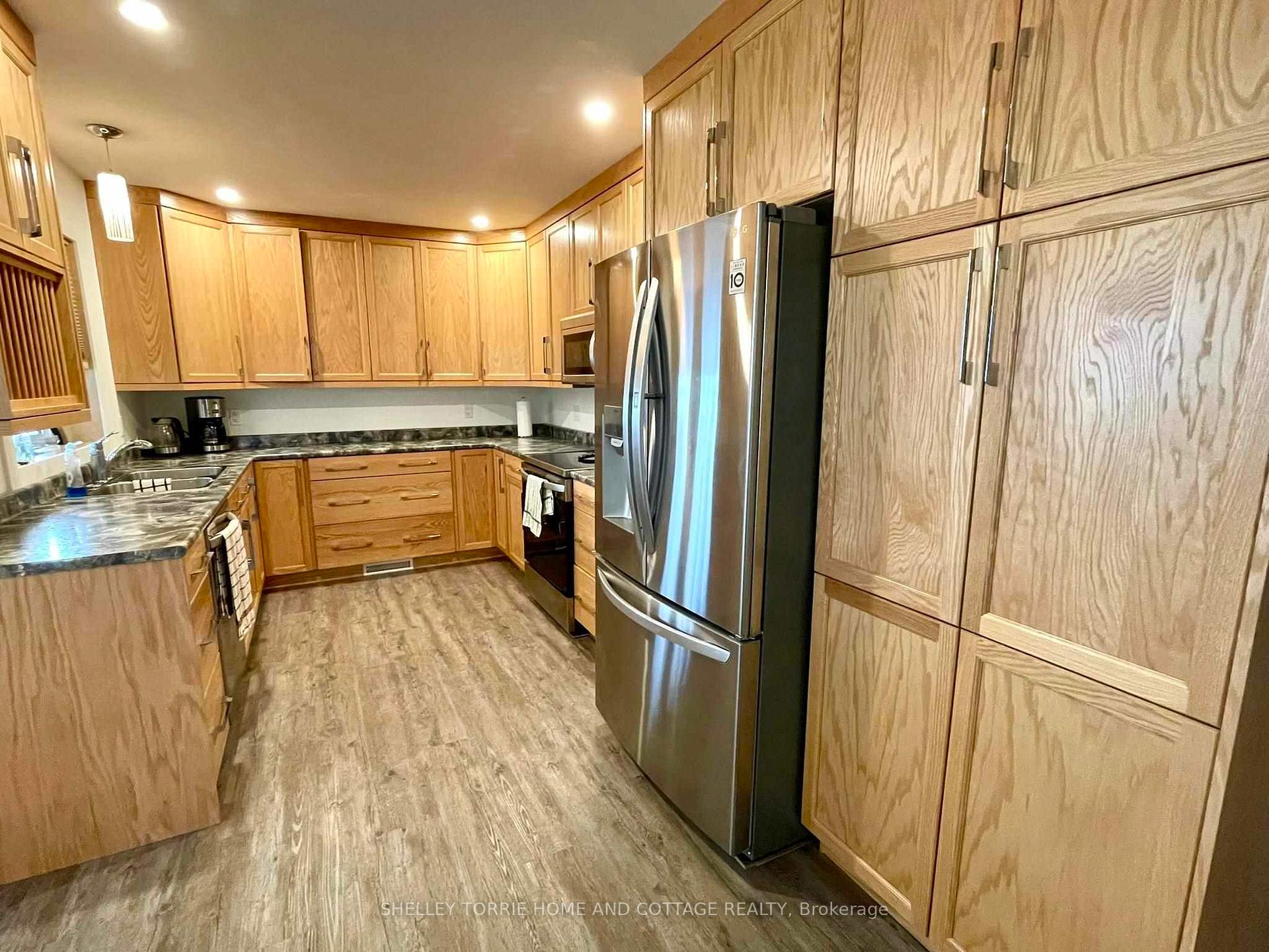 Photo 14 of 1014.5 Beach Road, Kenora, Keewatin — HOMEH