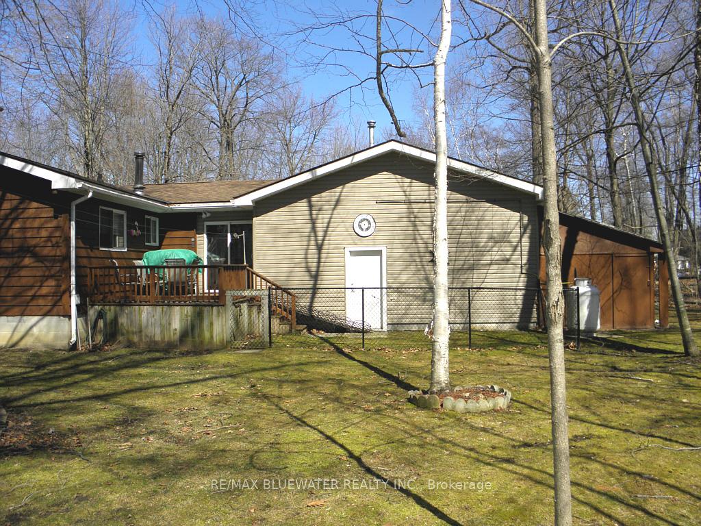 Photo 6 of 9898 Phoebe Lane, Lambton Shores, Kettle Point — HOMEH