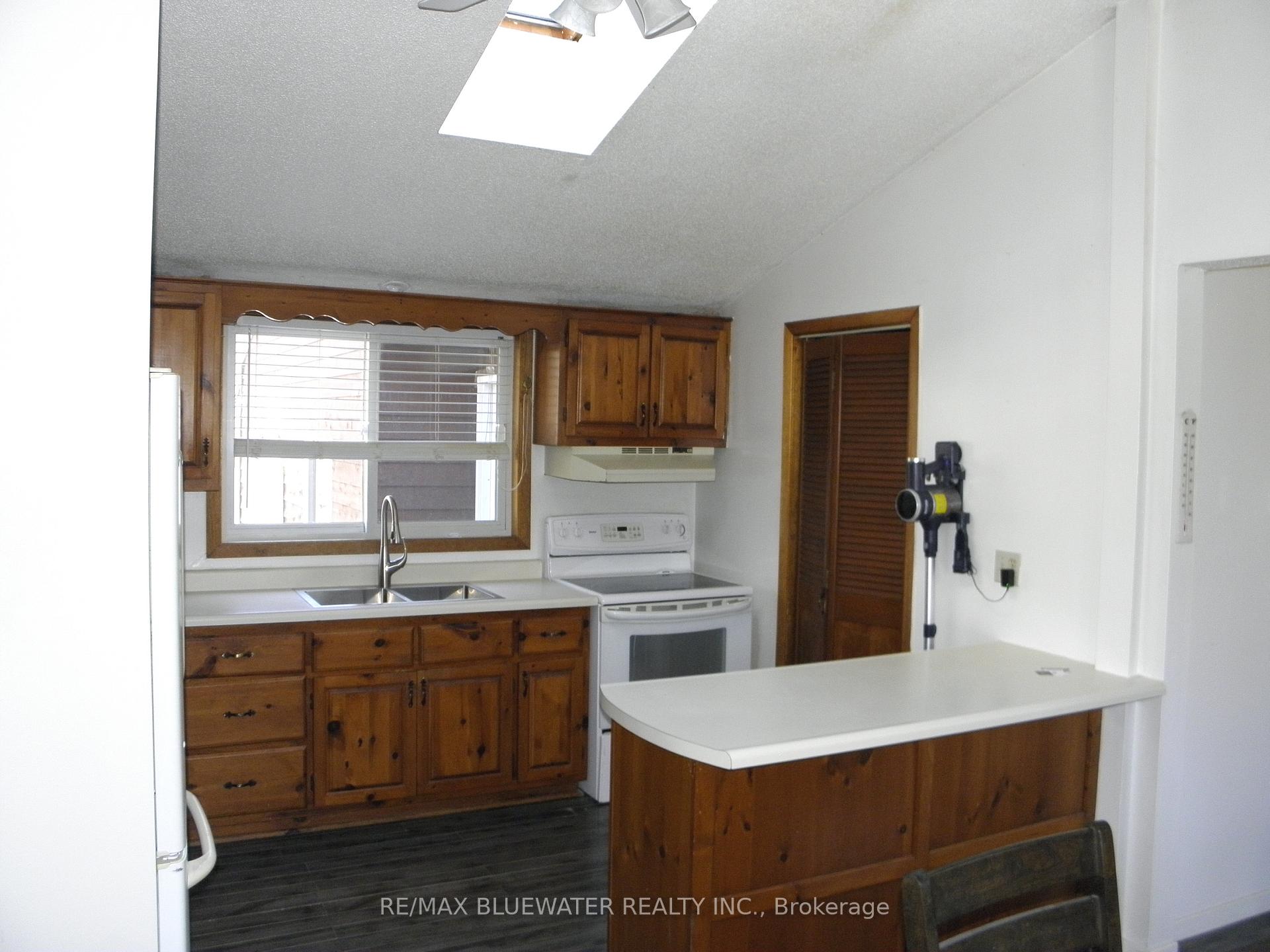 Photo 20 of 9898 Phoebe Lane, Lambton Shores, Kettle Point — HOMEH
