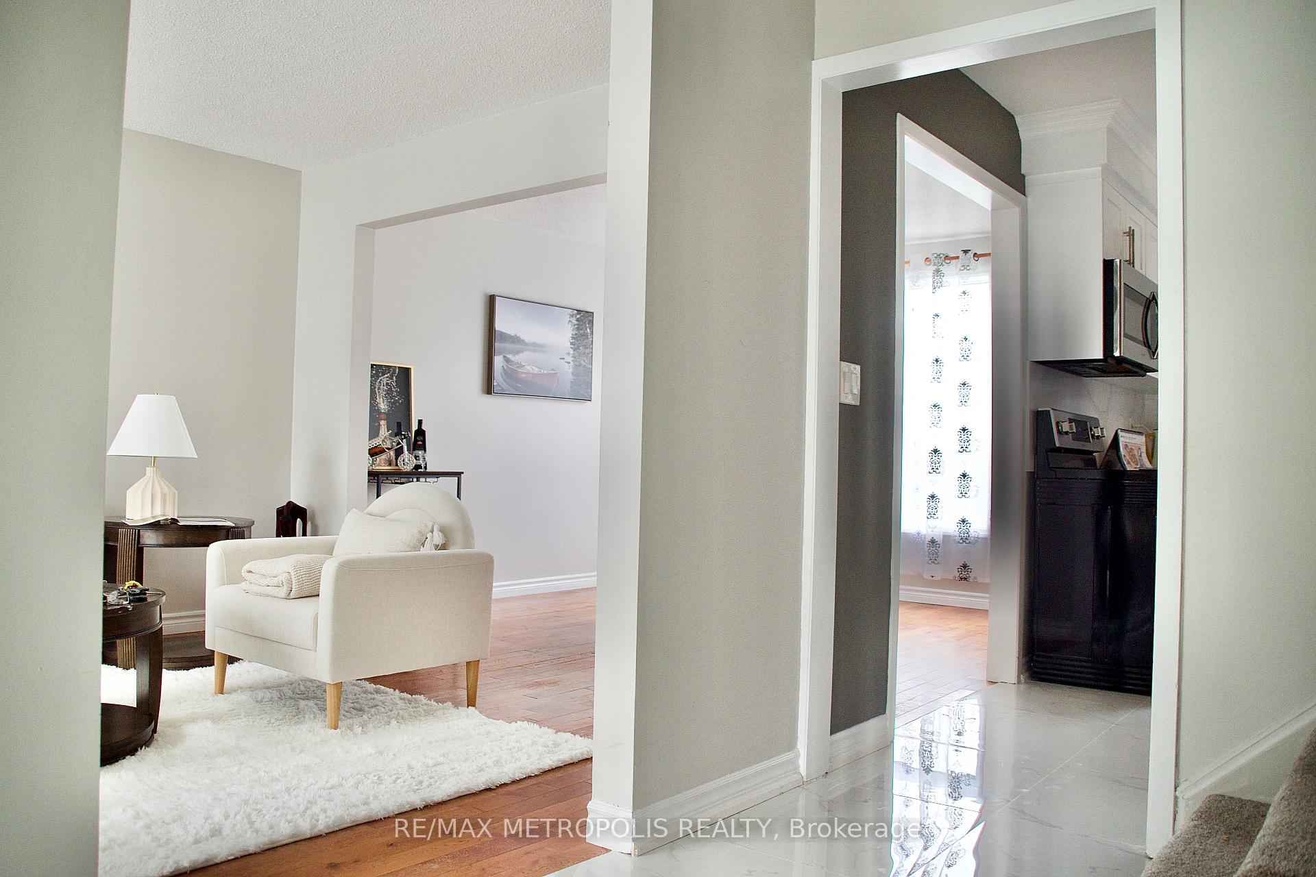 Photo 9 of 1405 Manitou Drive, Oshawa, Samac — HOMEH