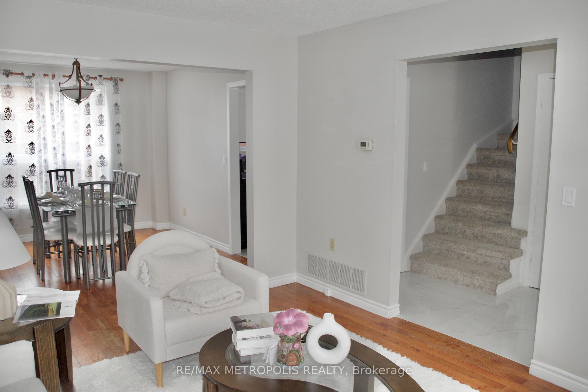 Photo 16 of 1405 Manitou Drive, Oshawa, Samac — HOMEH