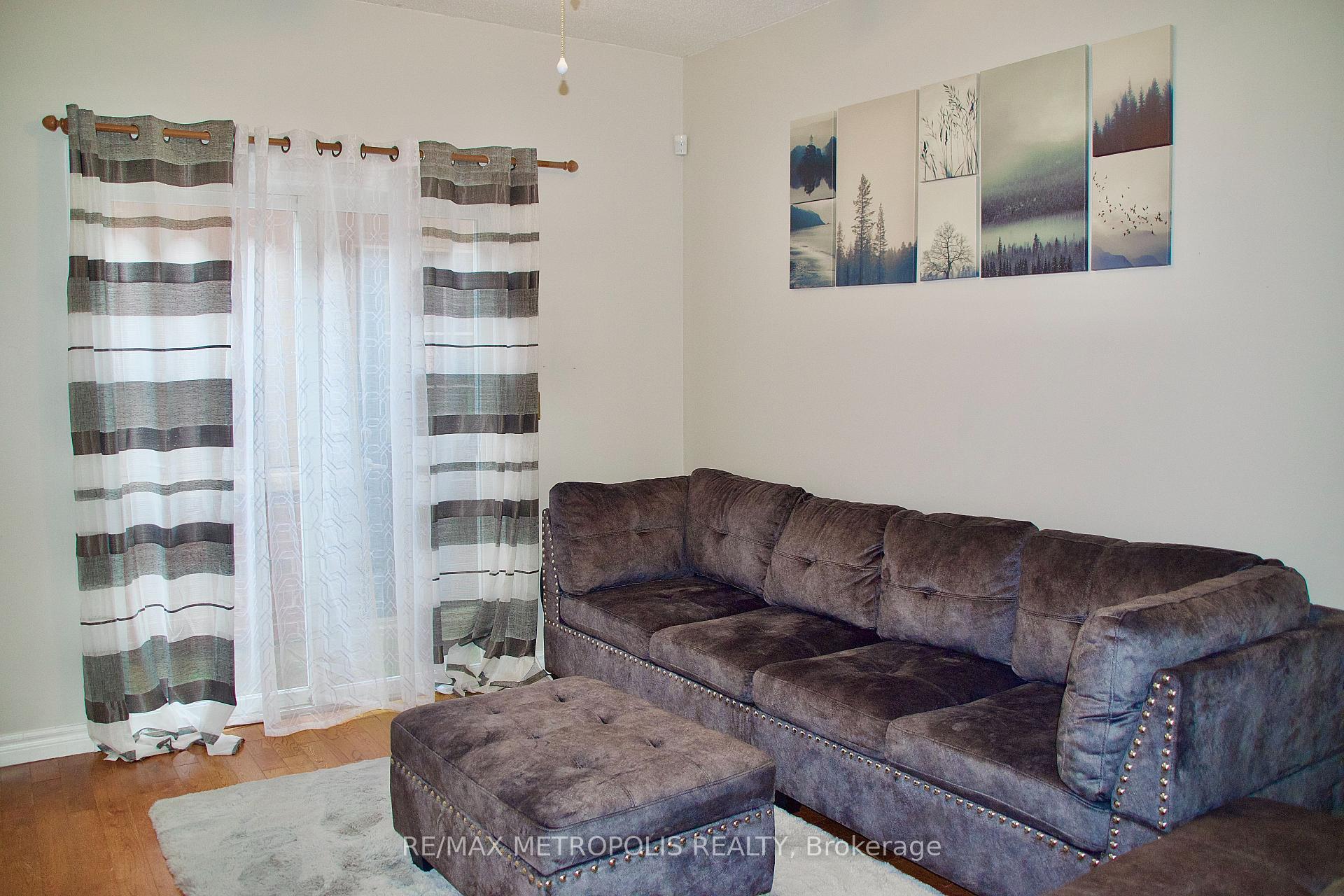 Photo 25 of 1405 Manitou Drive, Oshawa, Samac — HOMEH