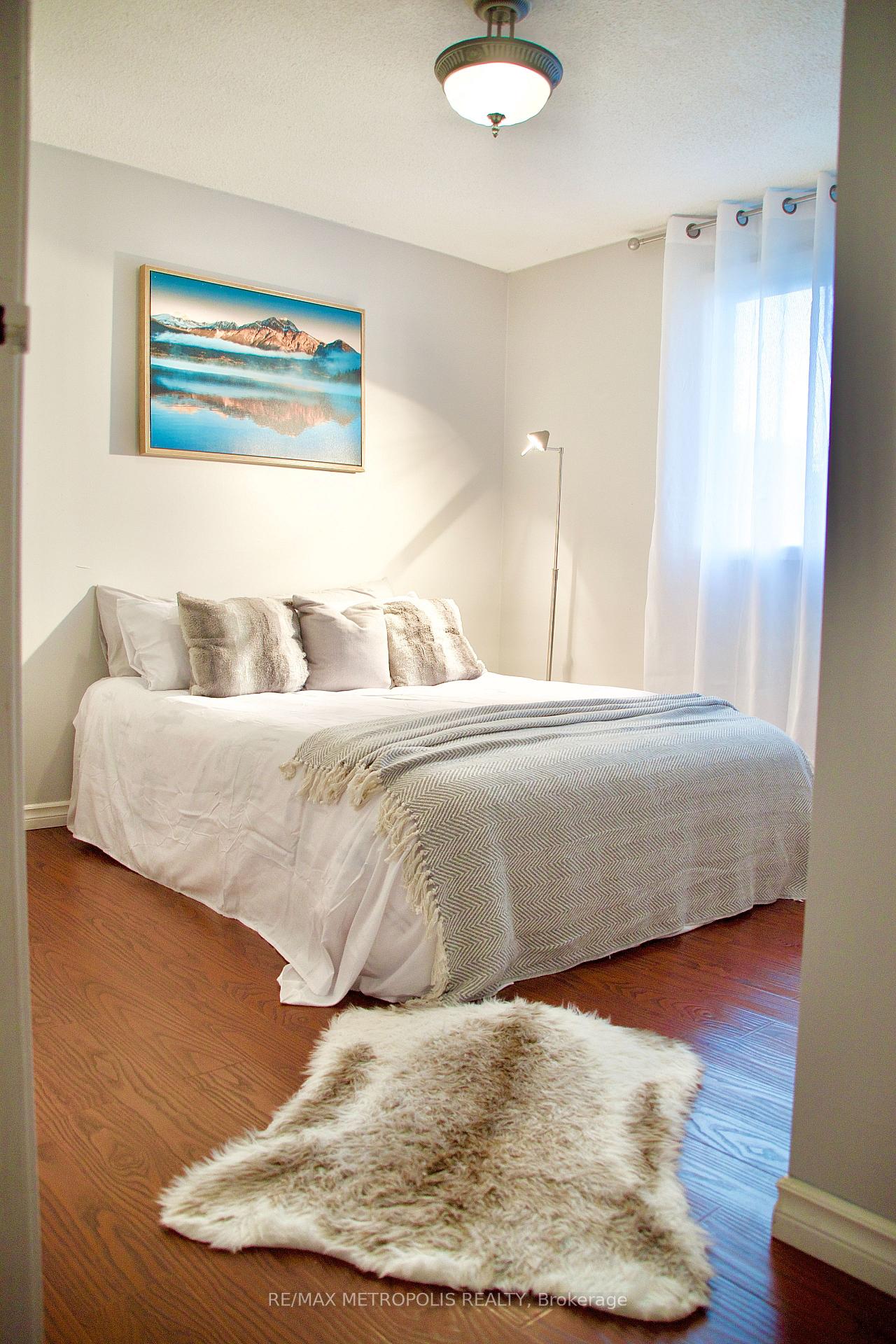 Photo 26 of 1405 Manitou Drive, Oshawa, Samac — HOMEH
