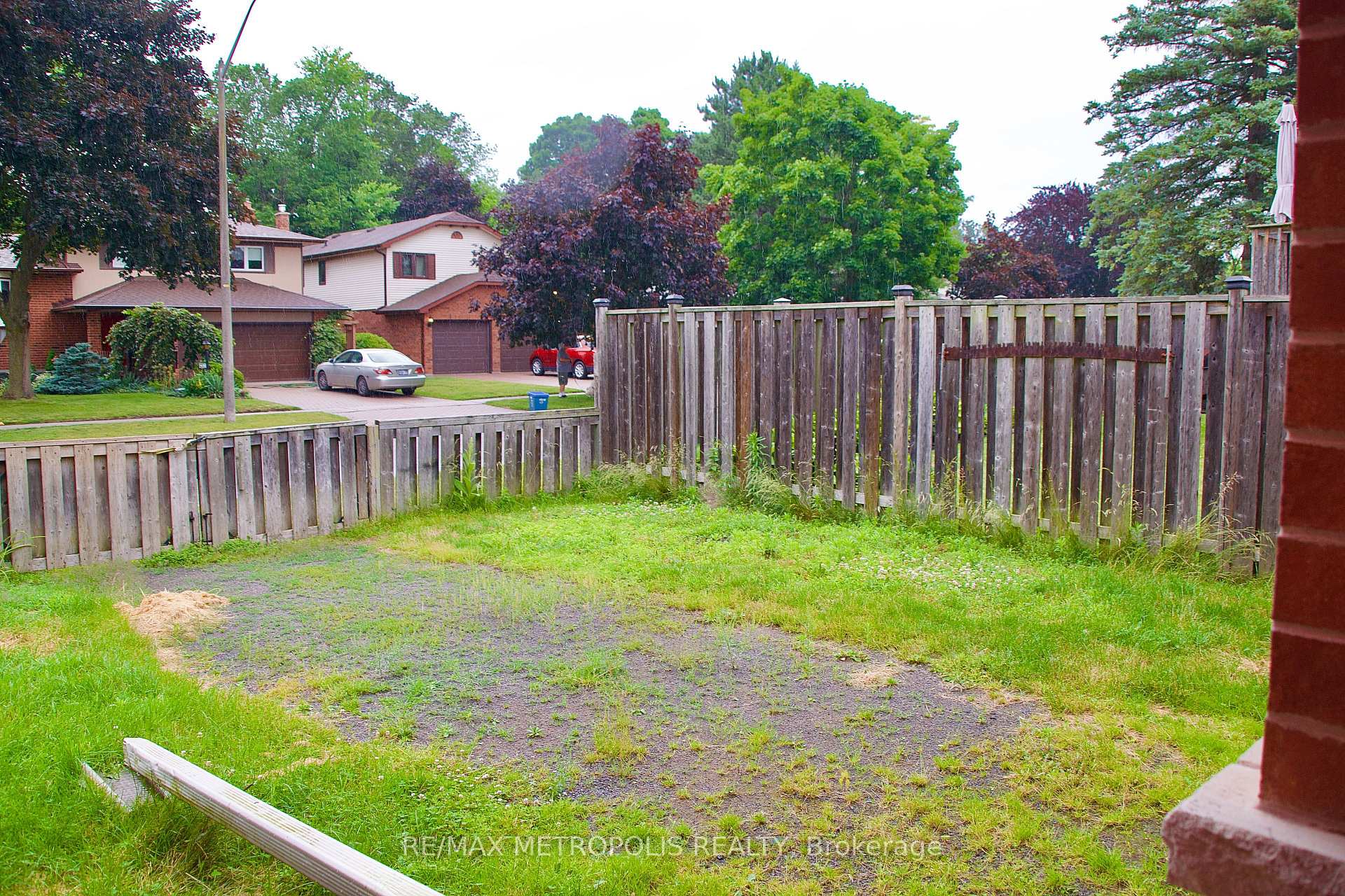Photo 37 of 1405 Manitou Drive, Oshawa, Samac — HOMEH