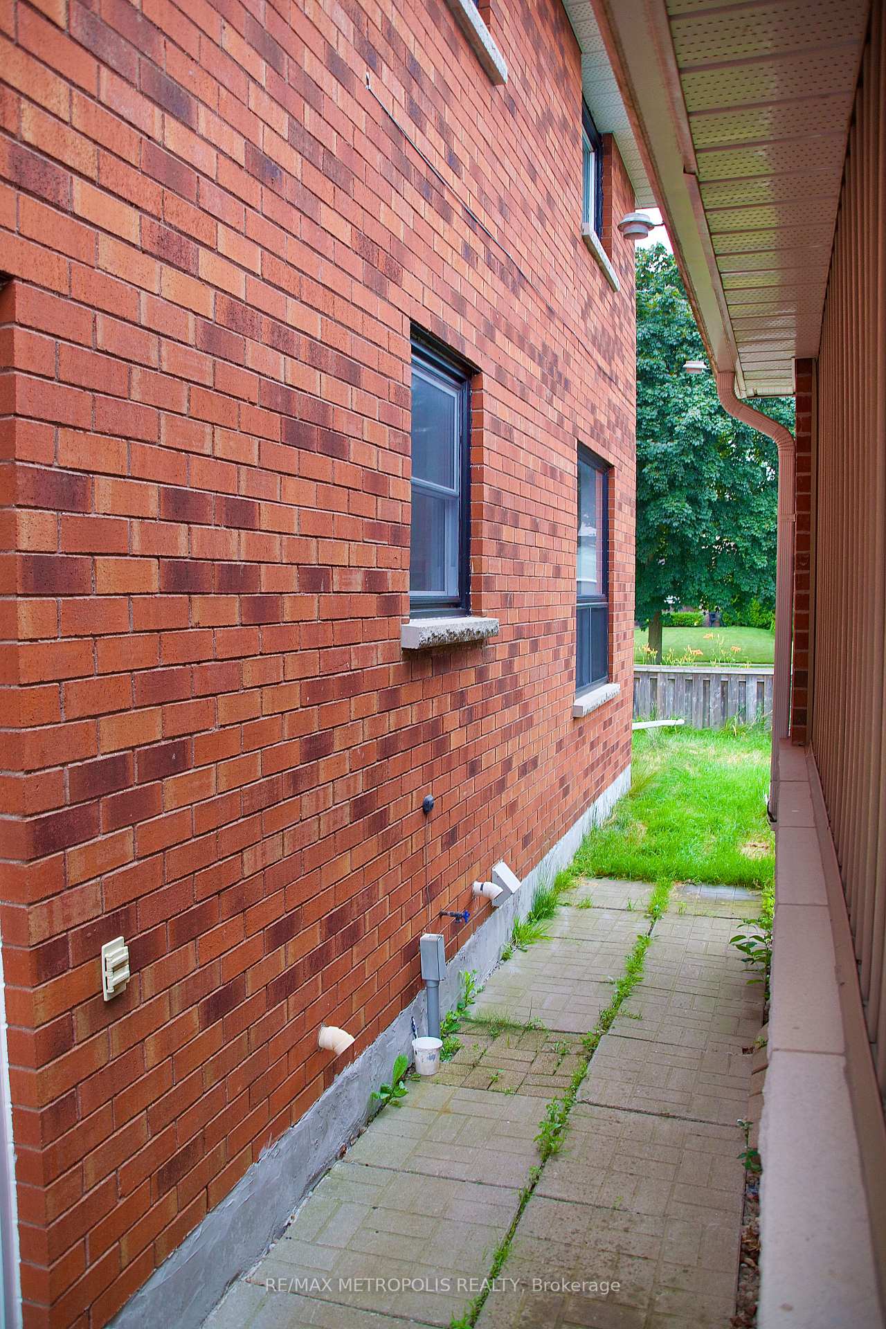 Photo 38 of 1405 Manitou Drive, Oshawa, Samac — HOMEH
