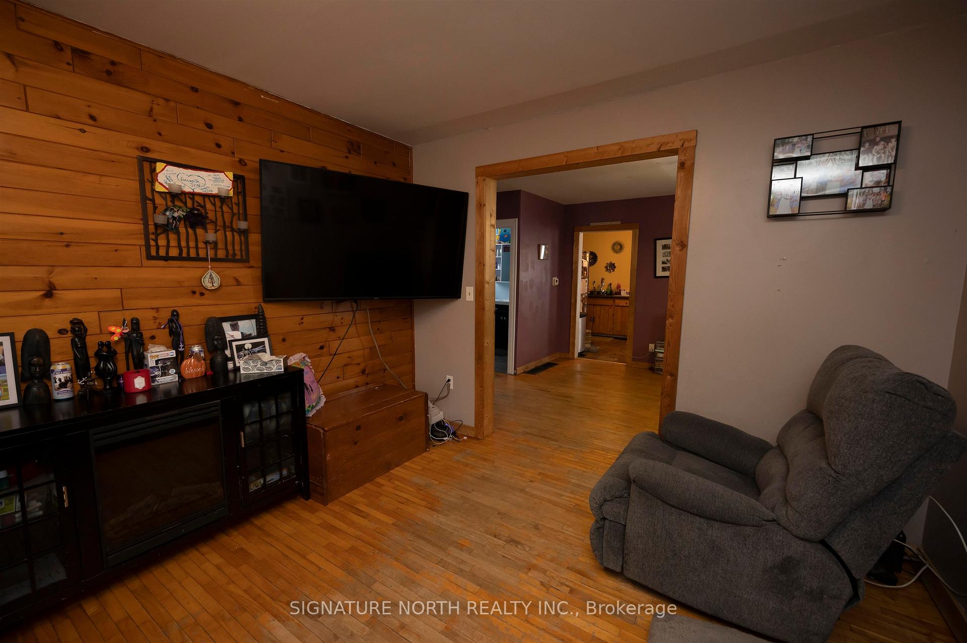 Photo 8 of 612 Wiley Street, Thunder Bay, East End — HOMEH