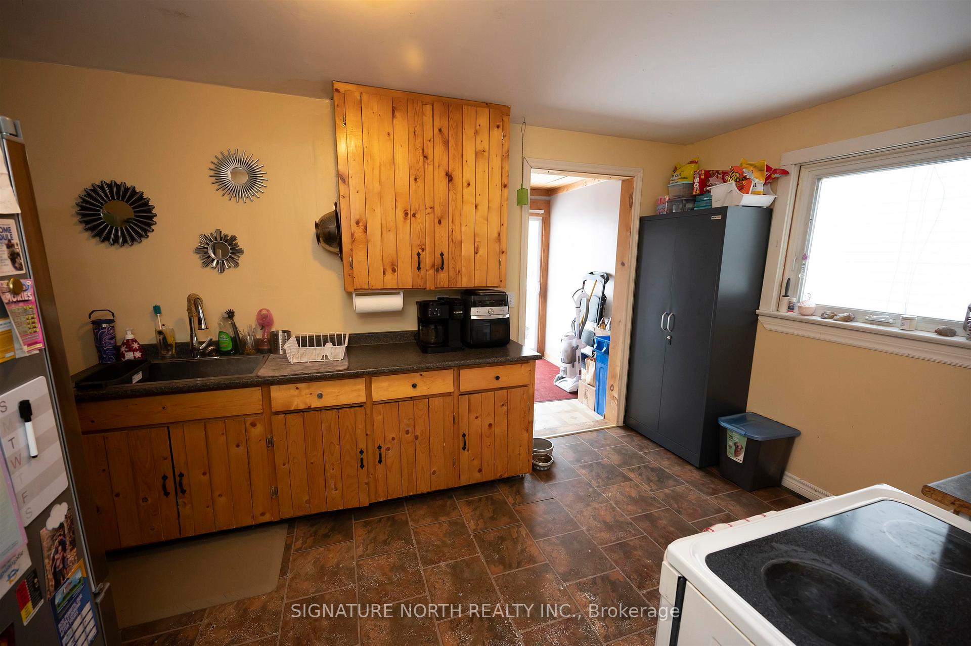 Photo 13 of 612 Wiley Street, Thunder Bay, East End — HOMEH