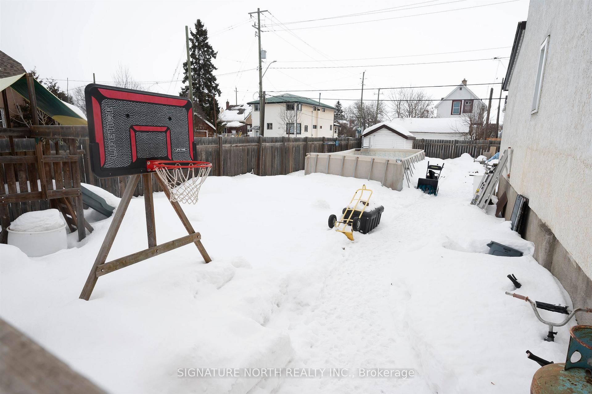Photo 29 of 612 Wiley Street, Thunder Bay, East End — HOMEH