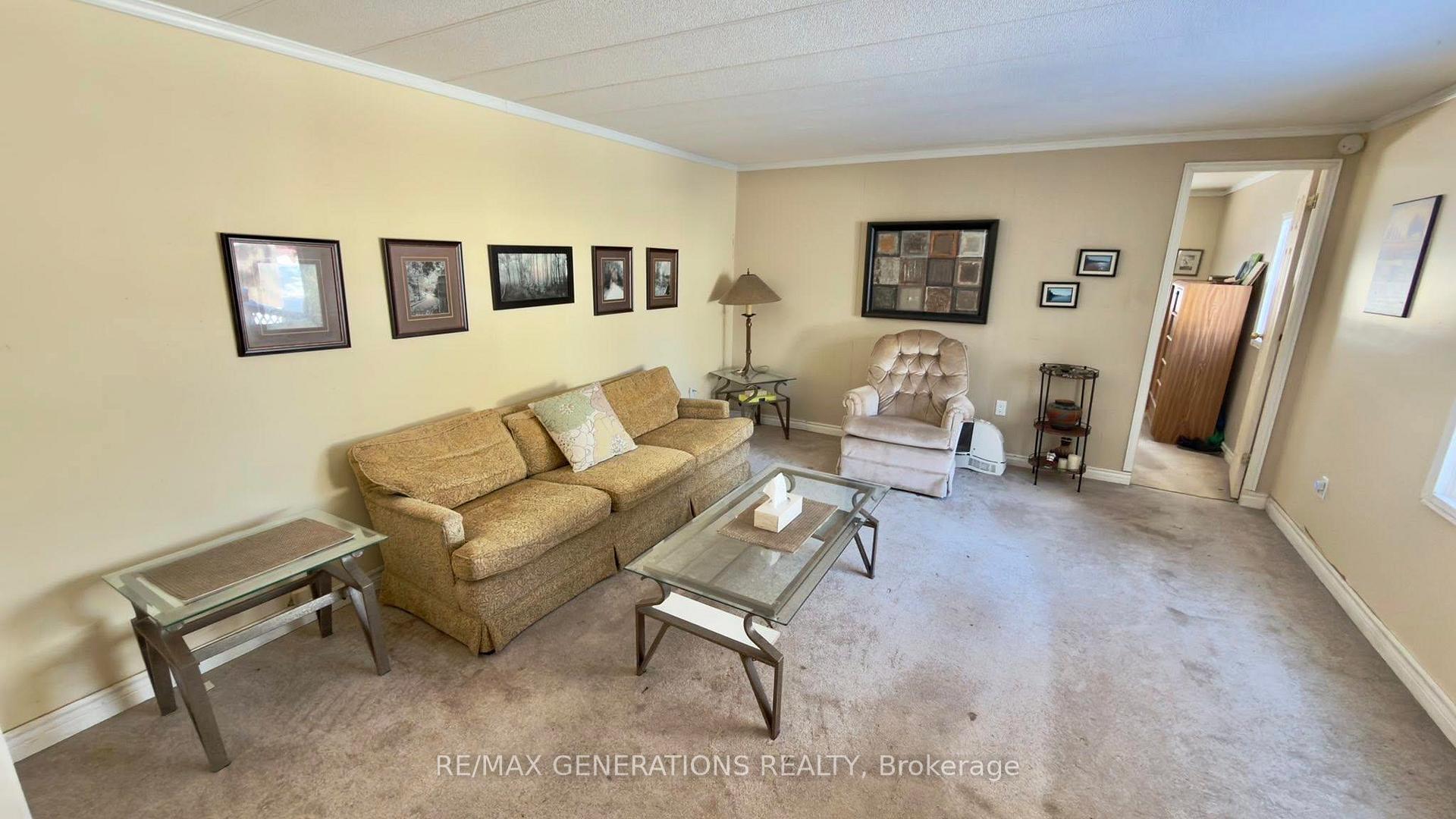 Photo 2 of 14 Taylor Drive, Thunder Bay, Rosslyn Road — HOMEH