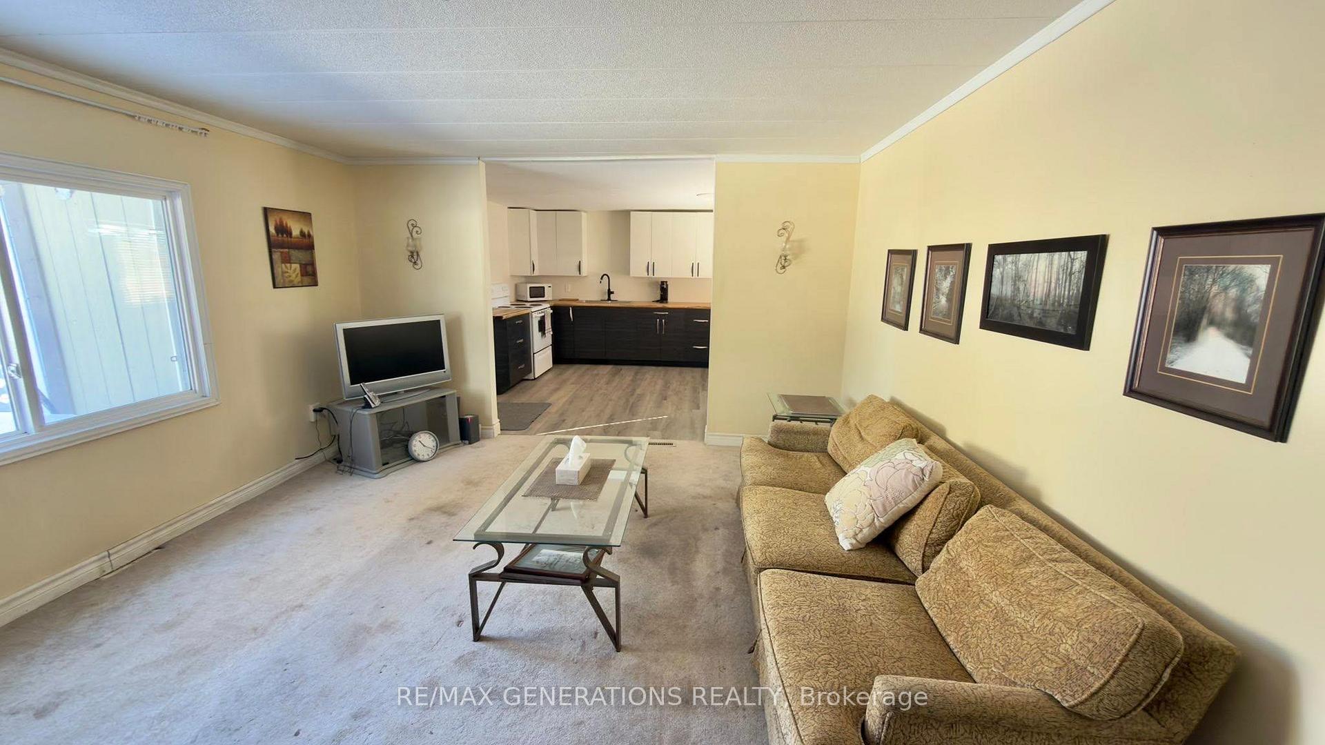 Photo 4 of 14 Taylor Drive, Thunder Bay, Rosslyn Road — HOMEH