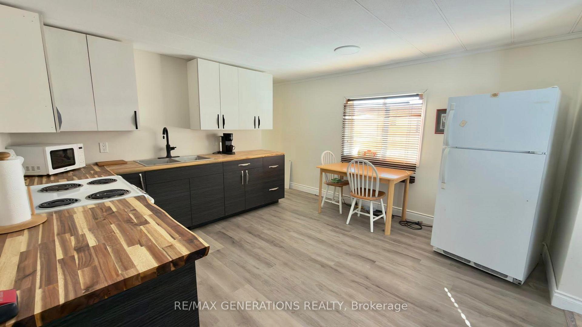 Photo 5 of 14 Taylor Drive, Thunder Bay, Rosslyn Road — HOMEH