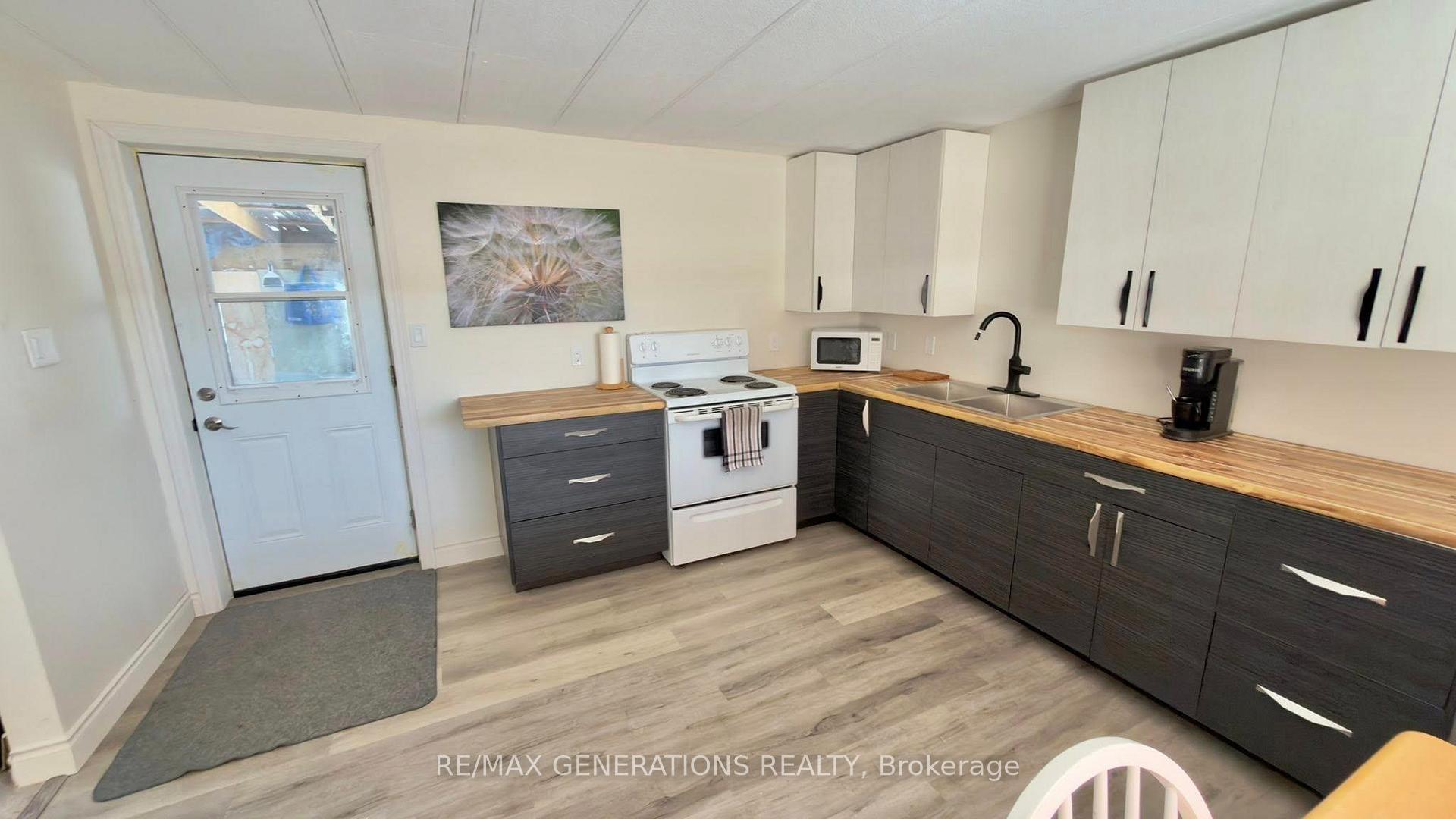 Photo 6 of 14 Taylor Drive, Thunder Bay, Rosslyn Road — HOMEH