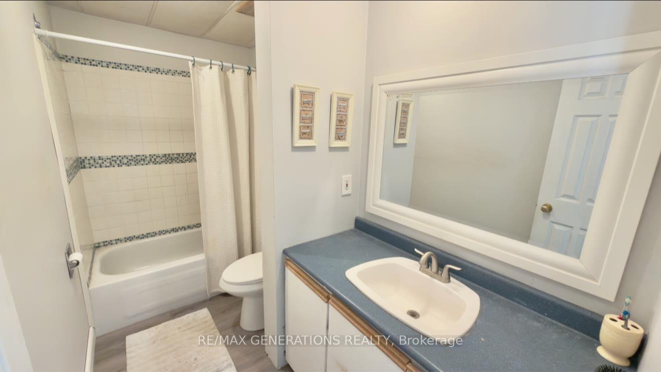 Photo 13 of 14 Taylor Drive, Thunder Bay, Rosslyn Road — HOMEH