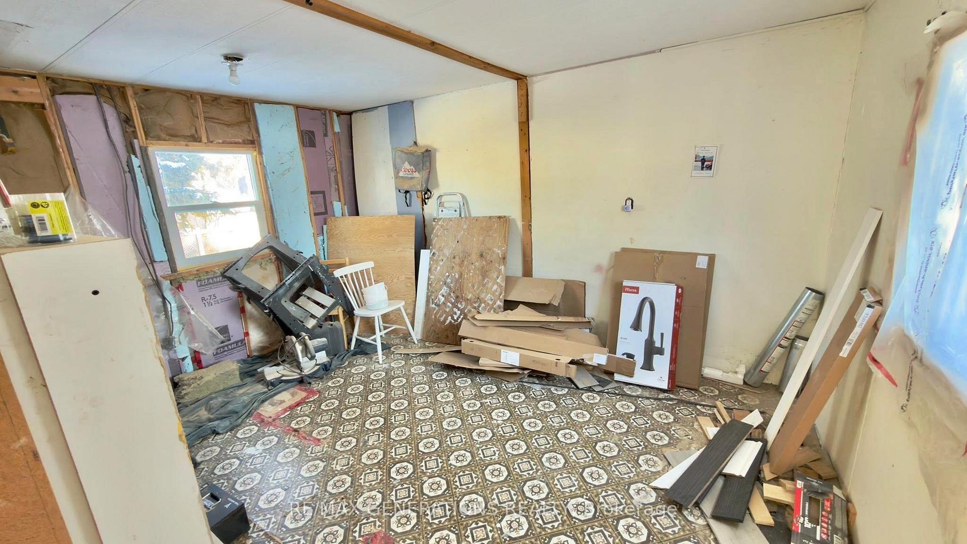 Photo 15 of 14 Taylor Drive, Thunder Bay, Rosslyn Road — HOMEH