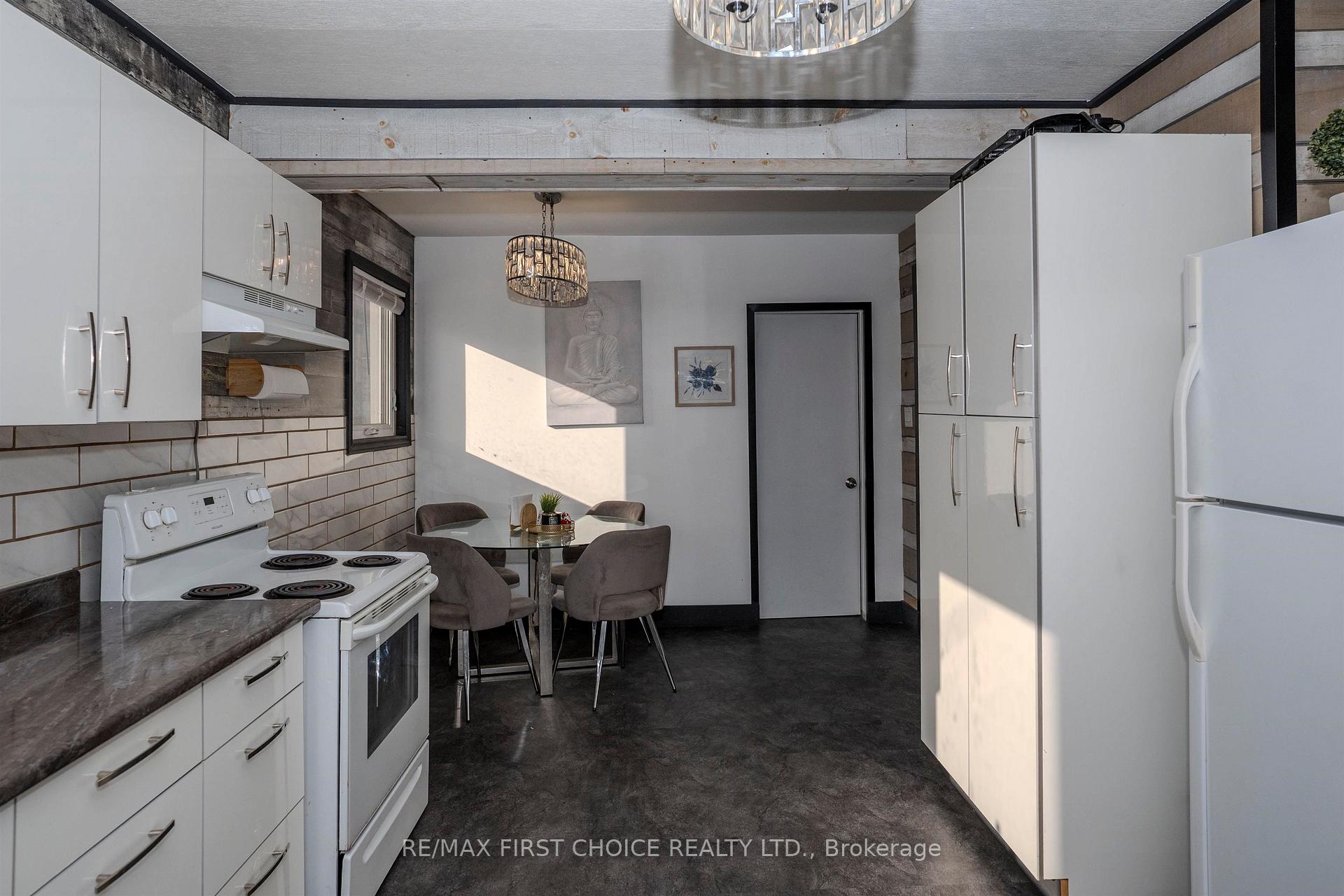 Photo 6 of 1436 Arthur Street E, Thunder Bay, Hyde Park — HOMEH