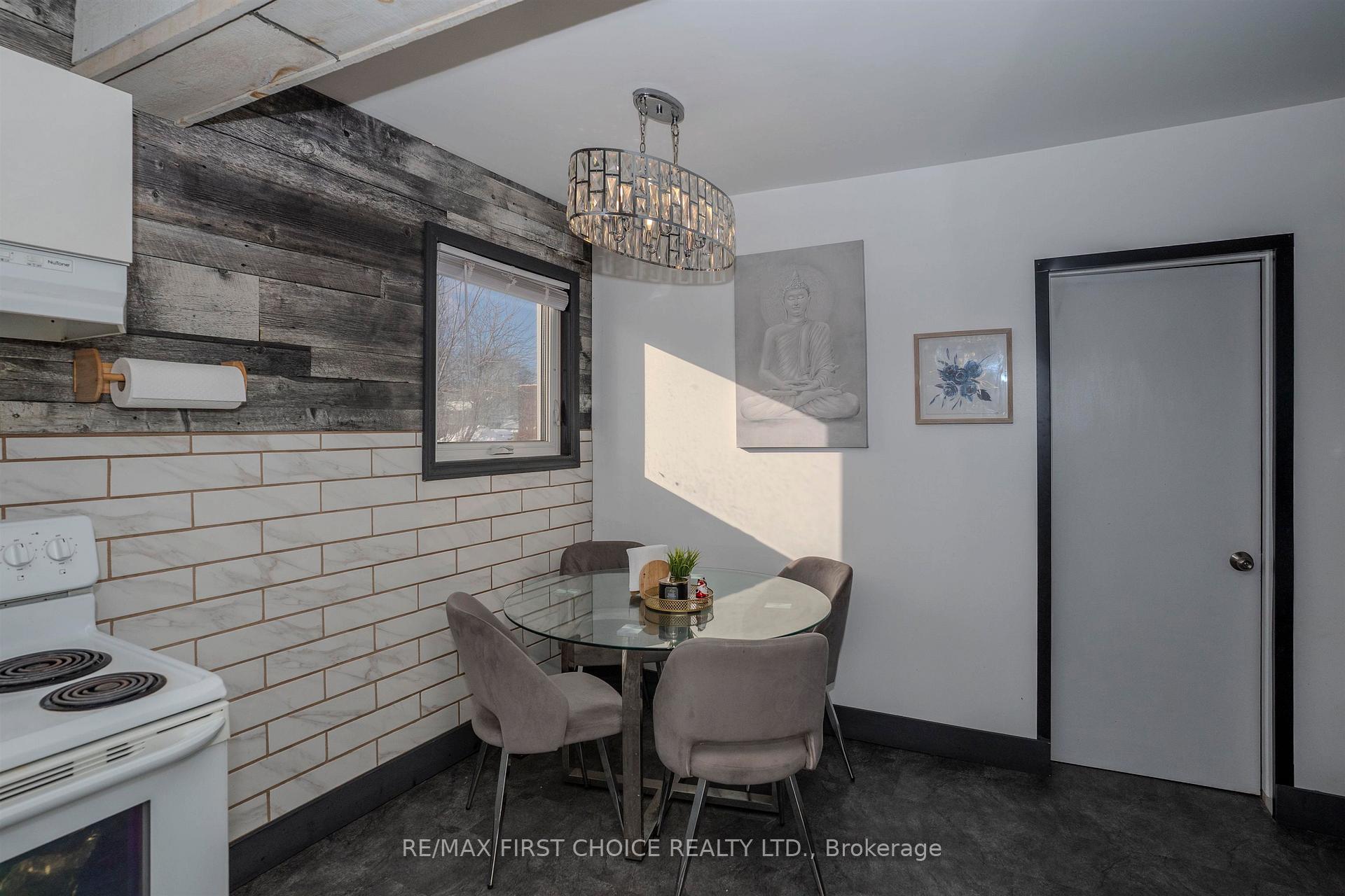 Photo 7 of 1436 Arthur Street E, Thunder Bay, Hyde Park — HOMEH