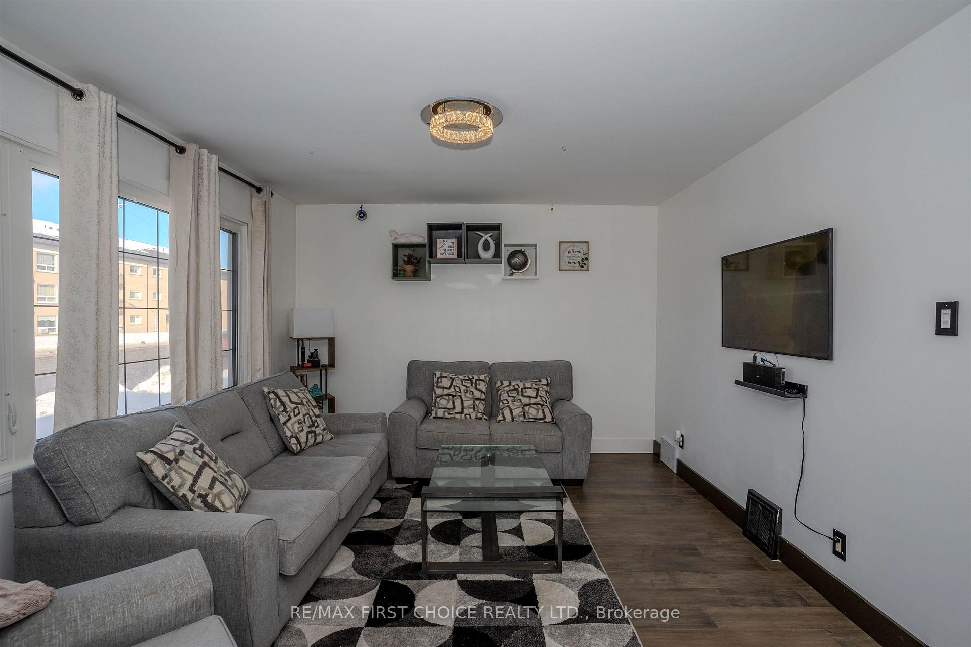 Photo 10 of 1436 Arthur Street E, Thunder Bay, Hyde Park — HOMEH