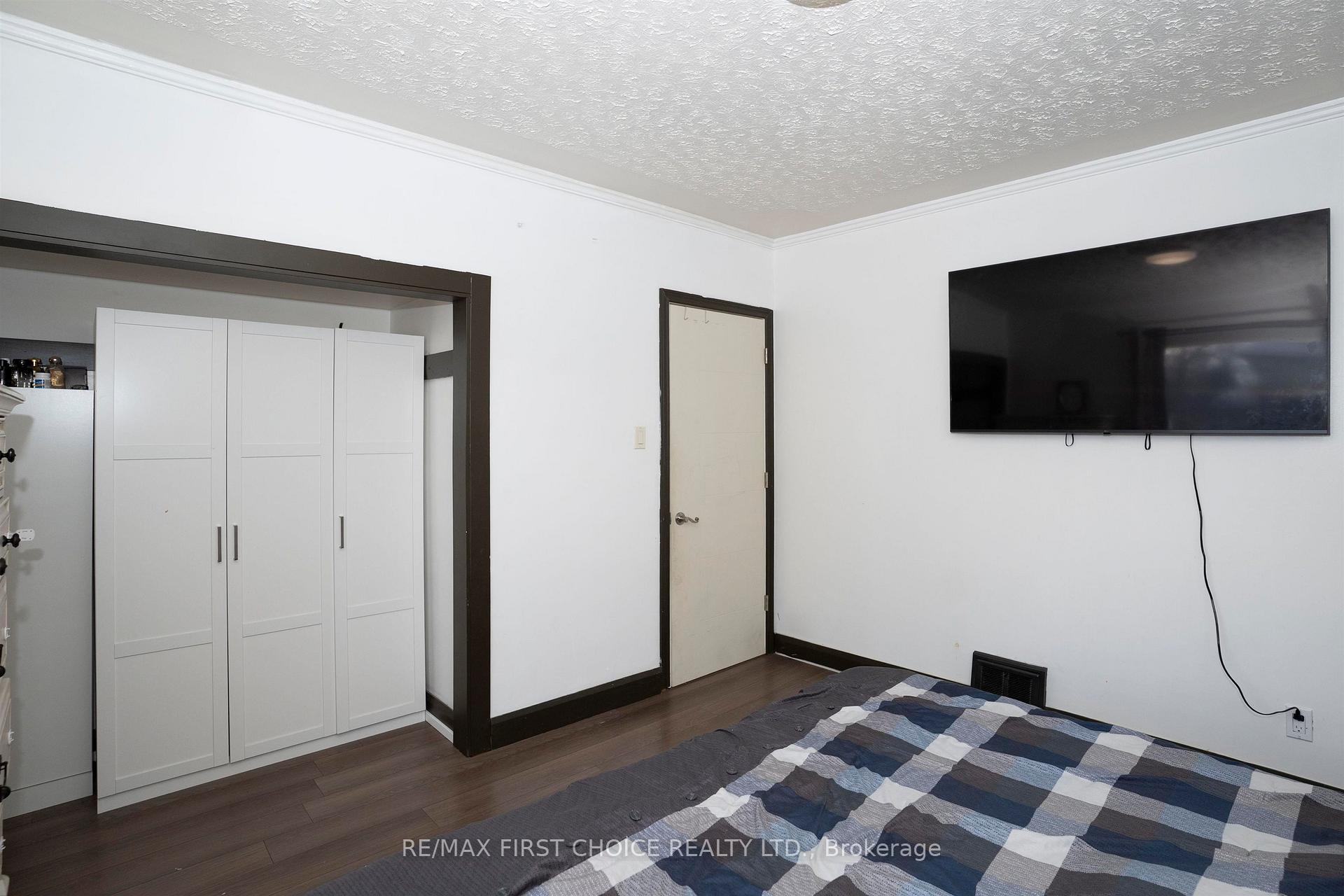 Photo 14 of 1436 Arthur Street E, Thunder Bay, Hyde Park — HOMEH