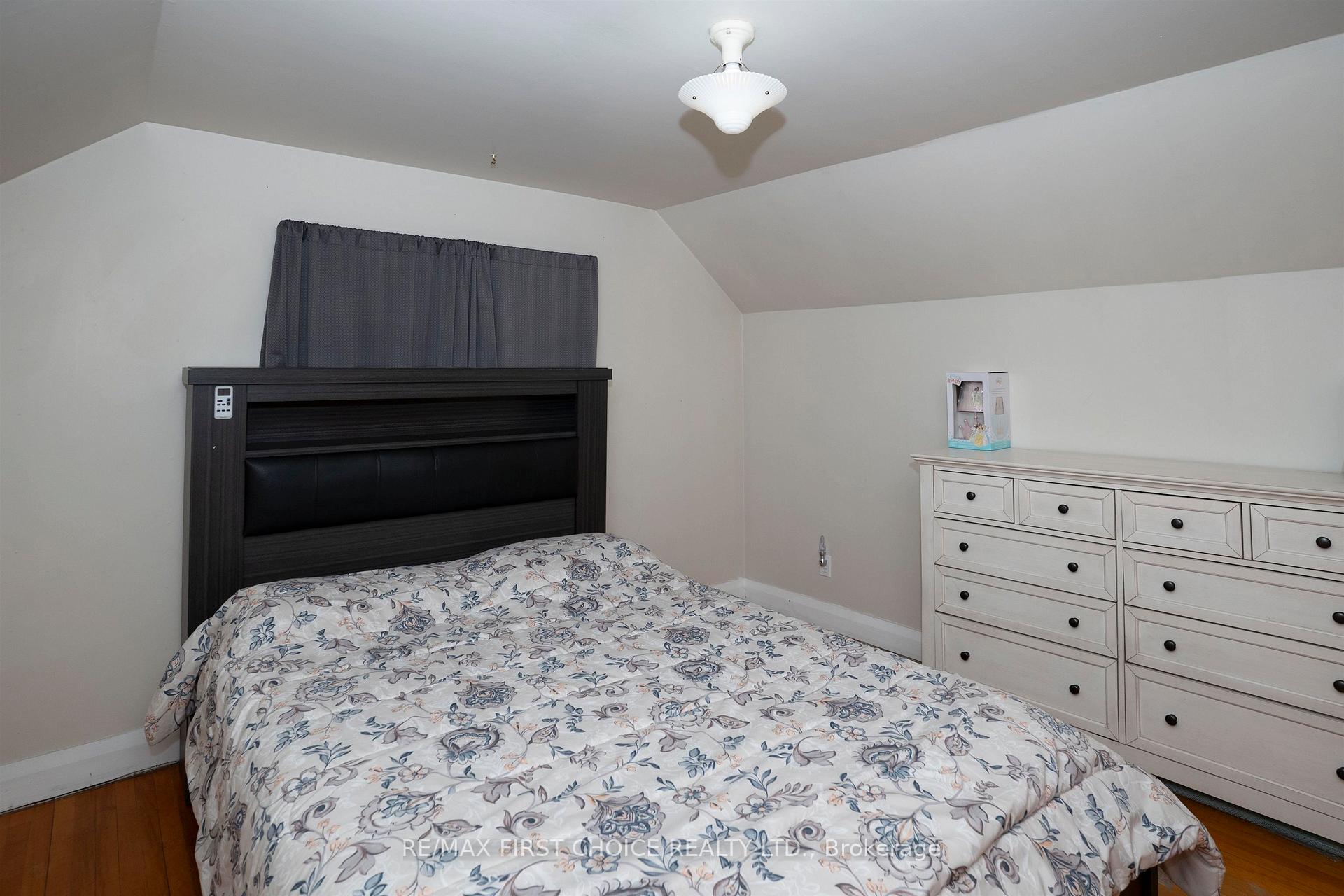 Photo 16 of 1436 Arthur Street E, Thunder Bay, Hyde Park — HOMEH