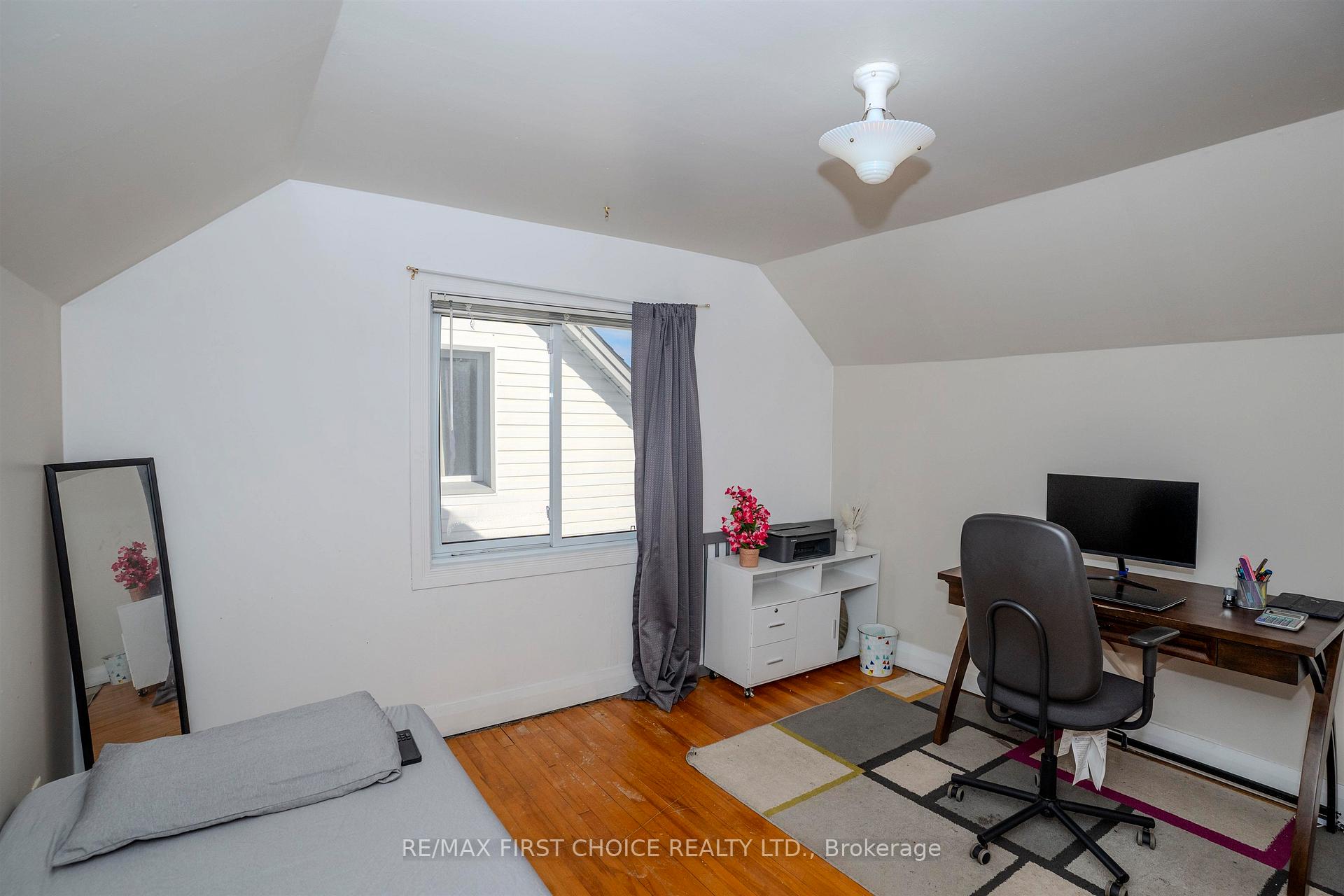 Photo 18 of 1436 Arthur Street E, Thunder Bay, Hyde Park — HOMEH