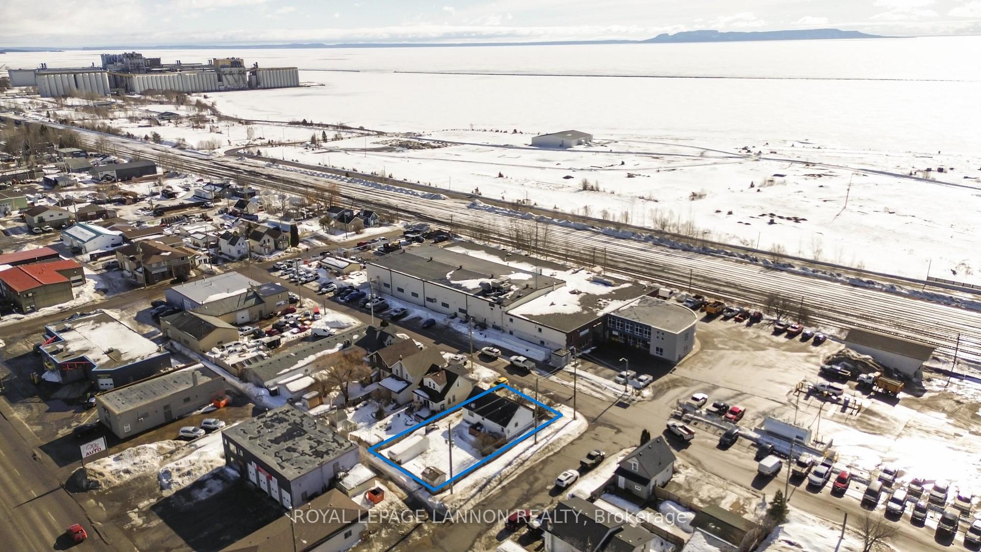 Photo 2 of 158 Front Street, Thunder Bay, Court / Cumberland — HOMEH