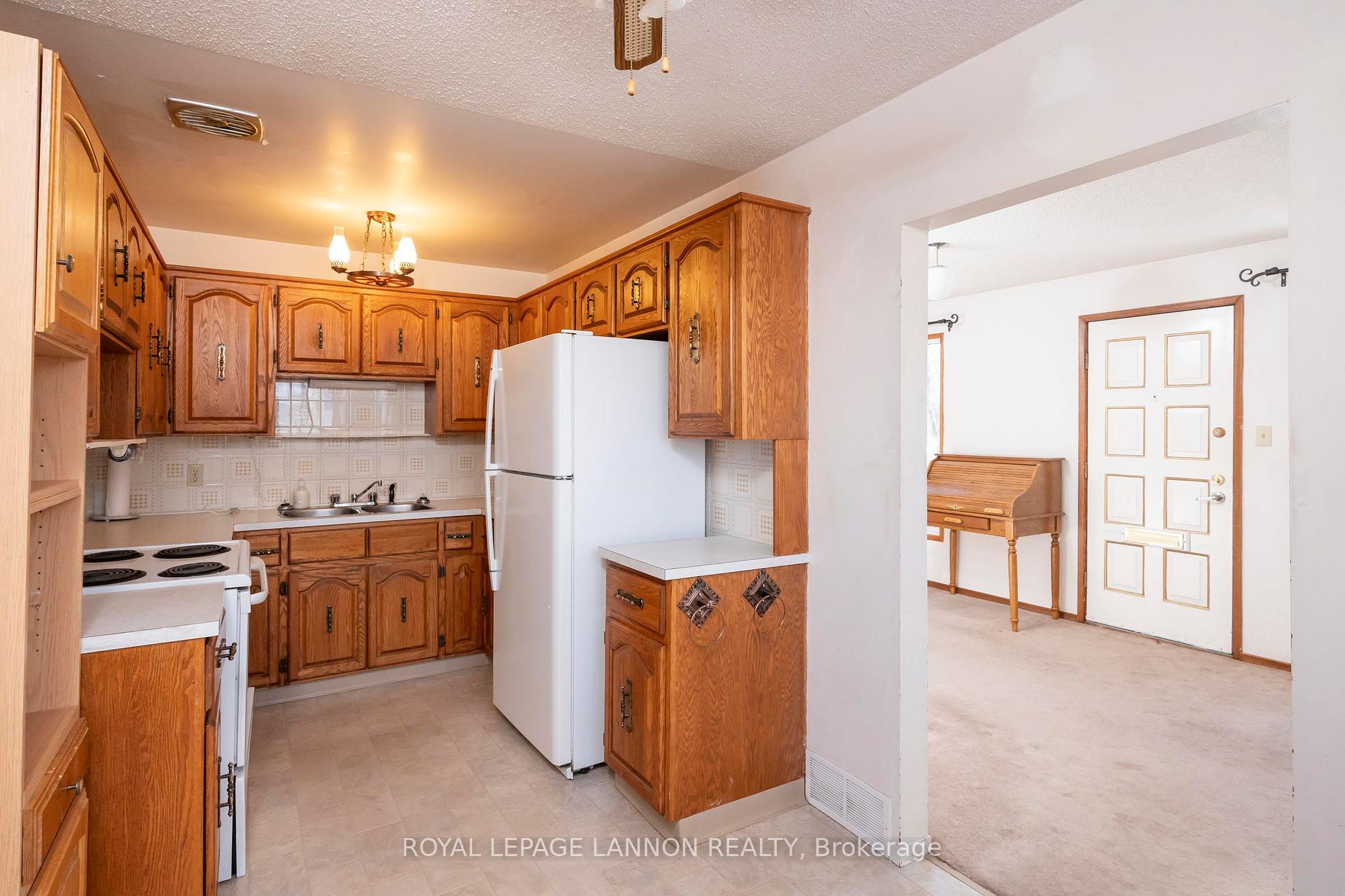 Photo 3 of 158 Front Street, Thunder Bay, Court / Cumberland — HOMEH