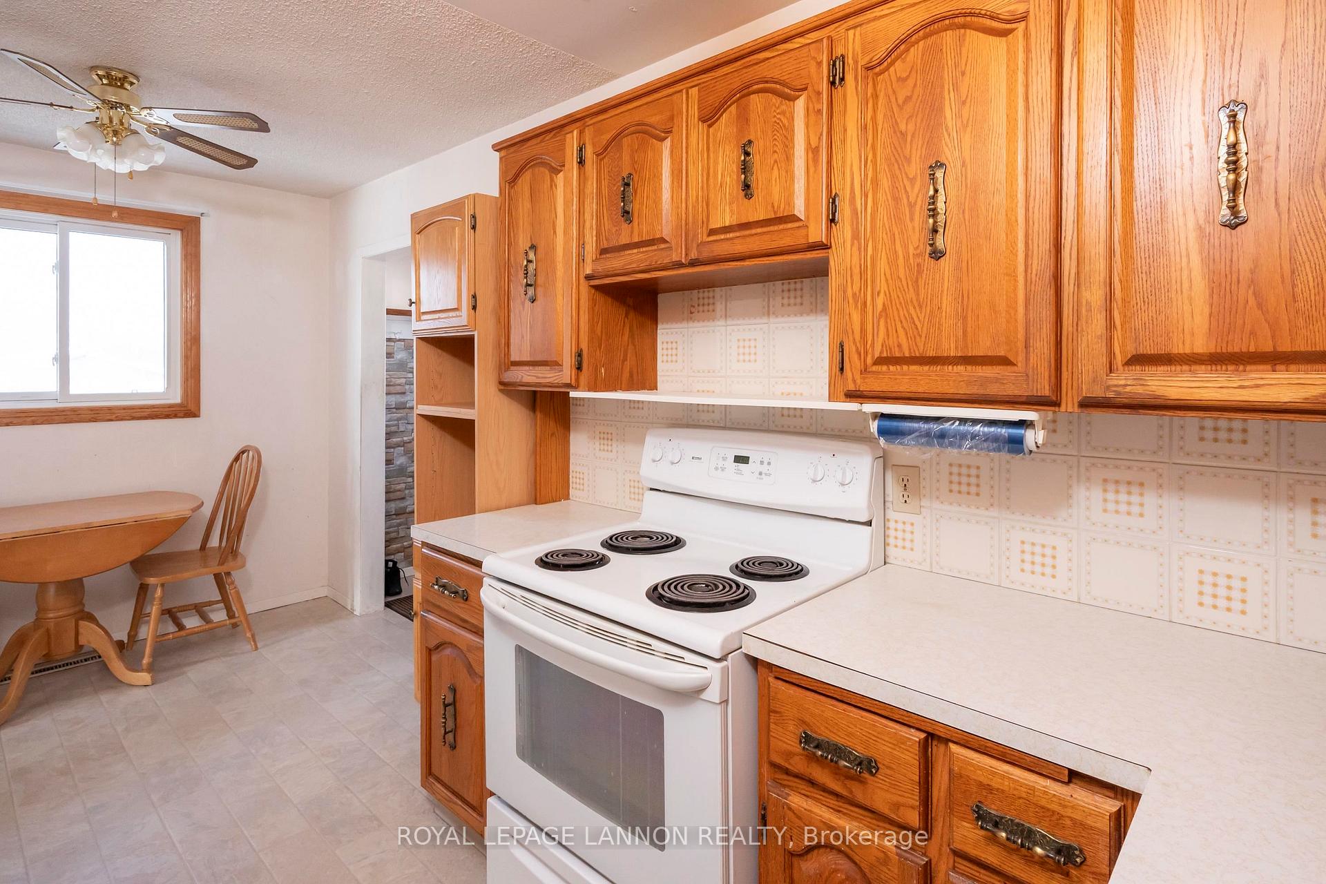 Photo 5 of 158 Front Street, Thunder Bay, Court / Cumberland — HOMEH