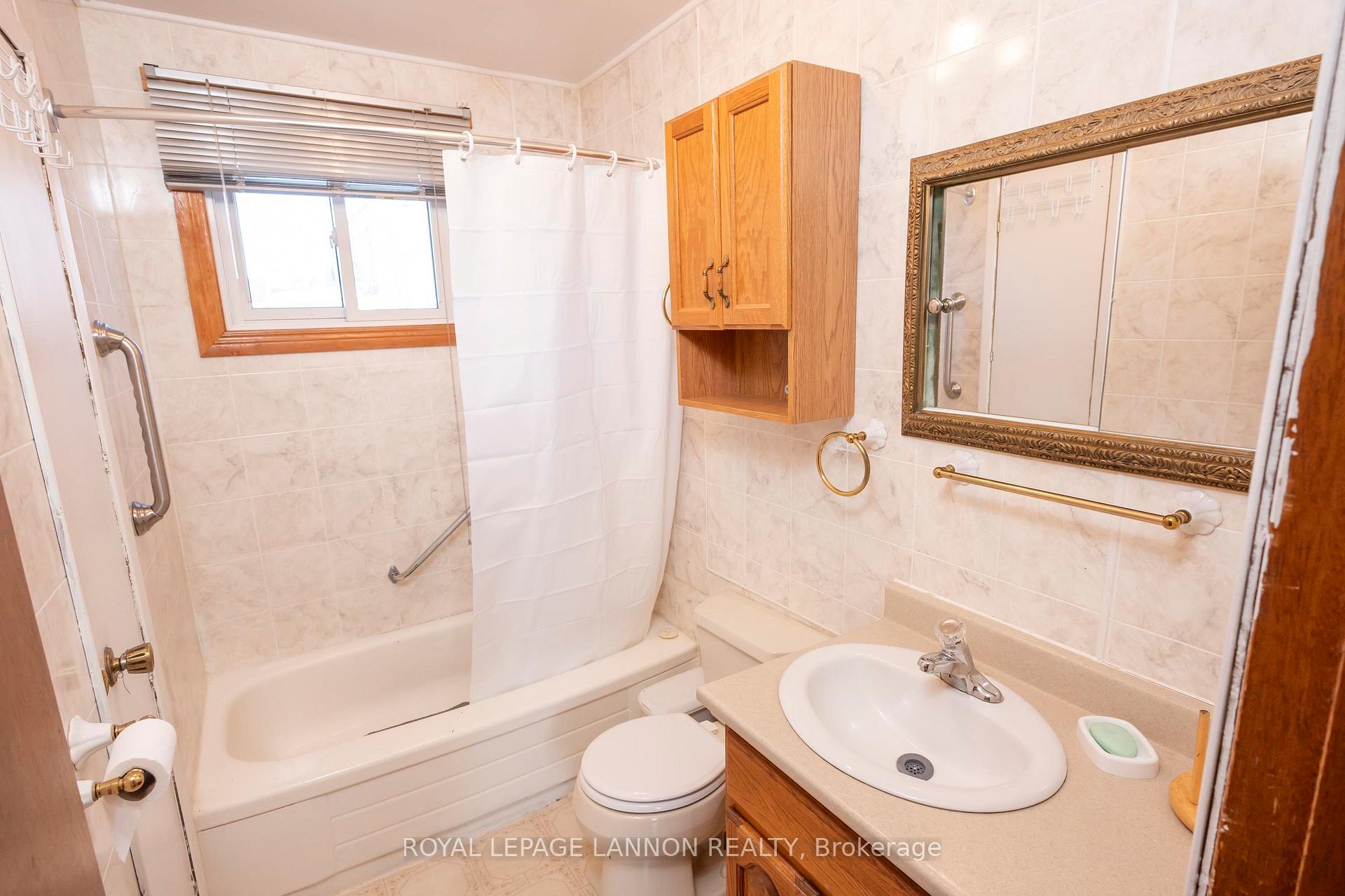 Photo 13 of 158 Front Street, Thunder Bay, Court / Cumberland — HOMEH