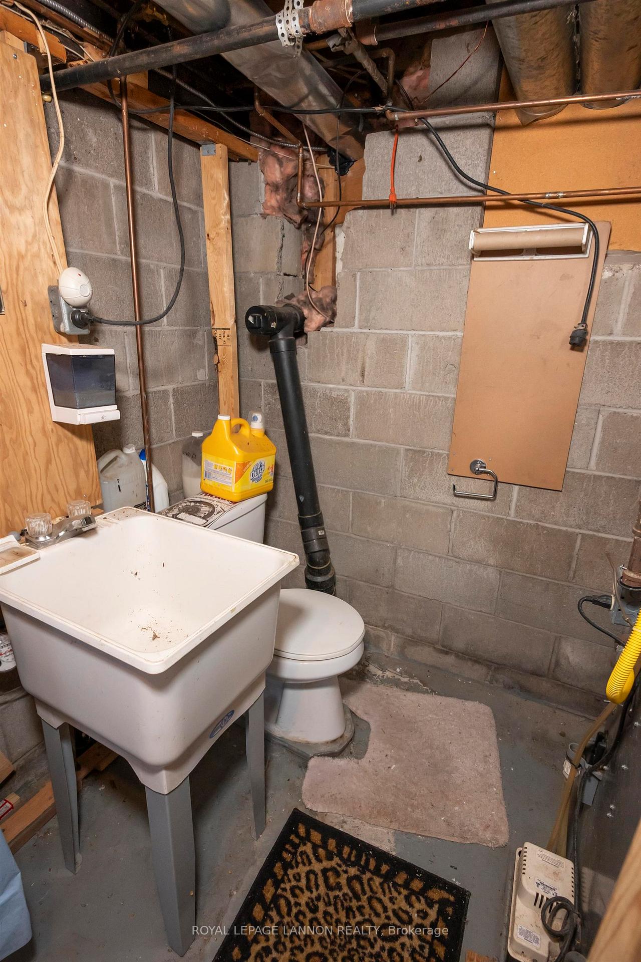 Photo 18 of 158 Front Street, Thunder Bay, Court / Cumberland — HOMEH