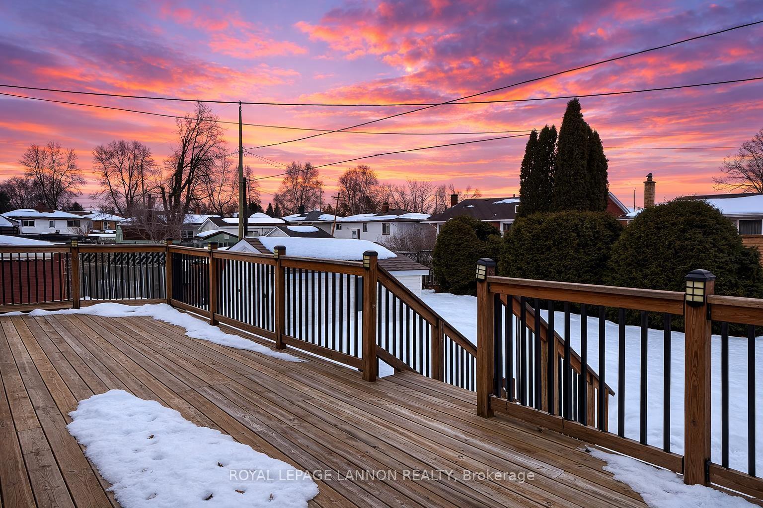 Photo 3 of 221 Cedar Avenue, Thunder Bay, Forest Park — HOMEH