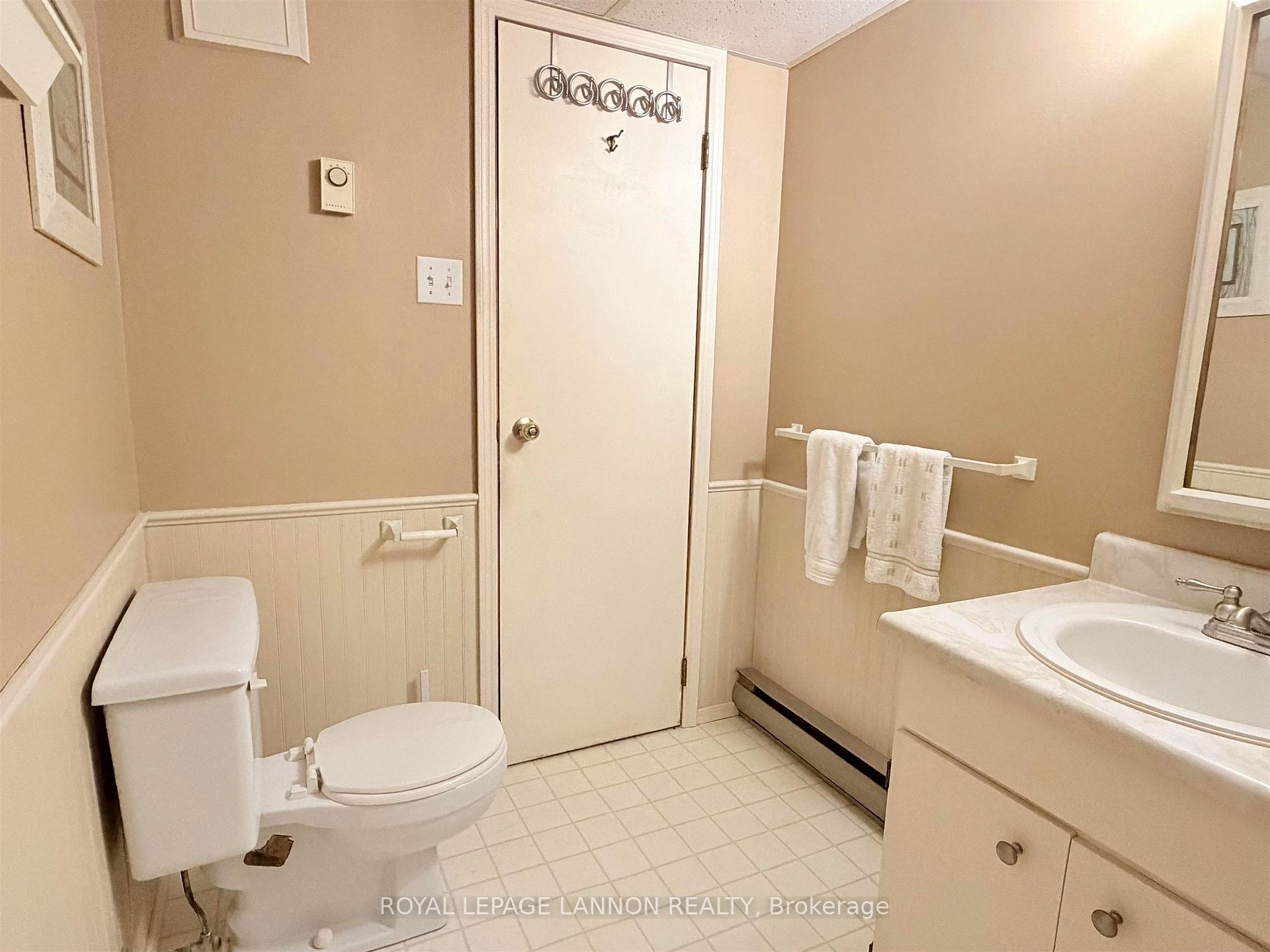Photo 23 of 221 Cedar Avenue, Thunder Bay, Forest Park — HOMEH