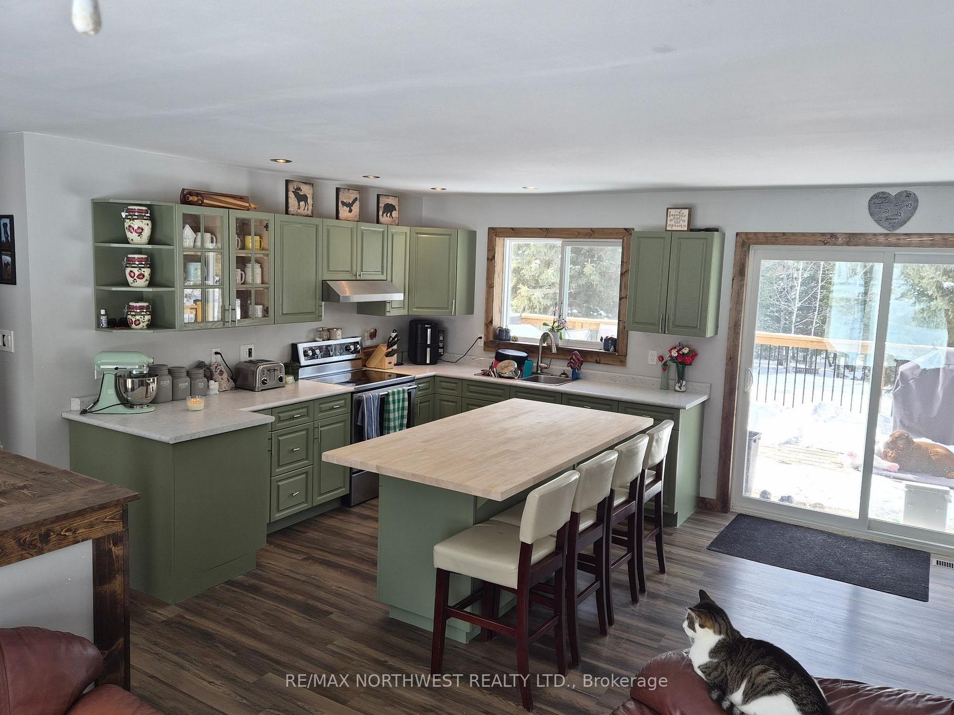Photo 4 of 2340 Hwy 601, Kenora Remote Area, Richan — HOMEH