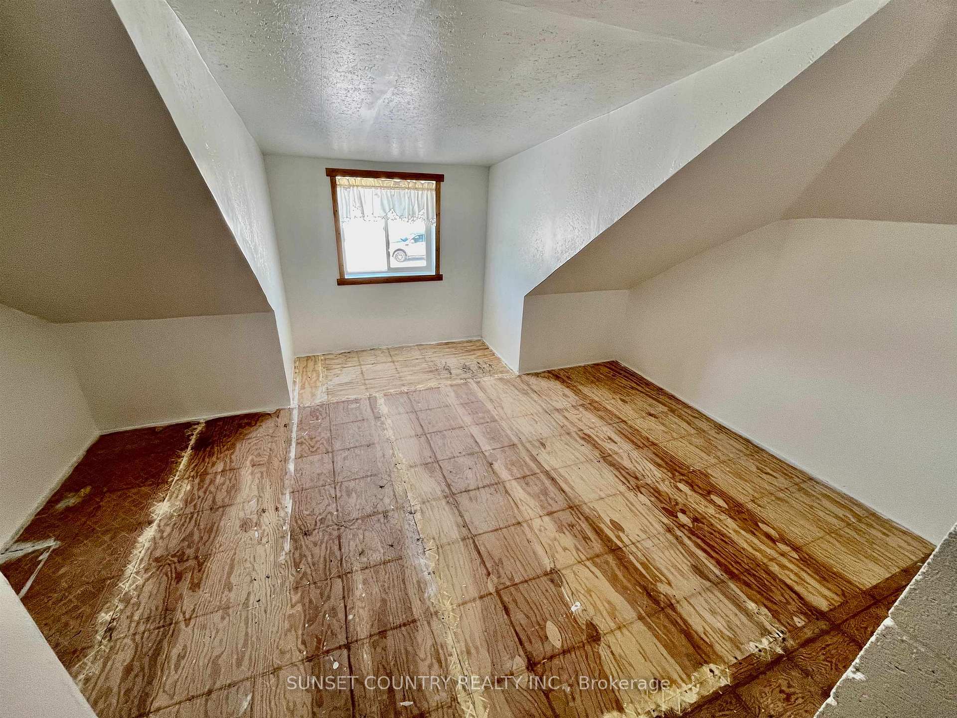 Photo 17 of 2256 Highway 605, Kenora Remote Area, Richan — HOMEH