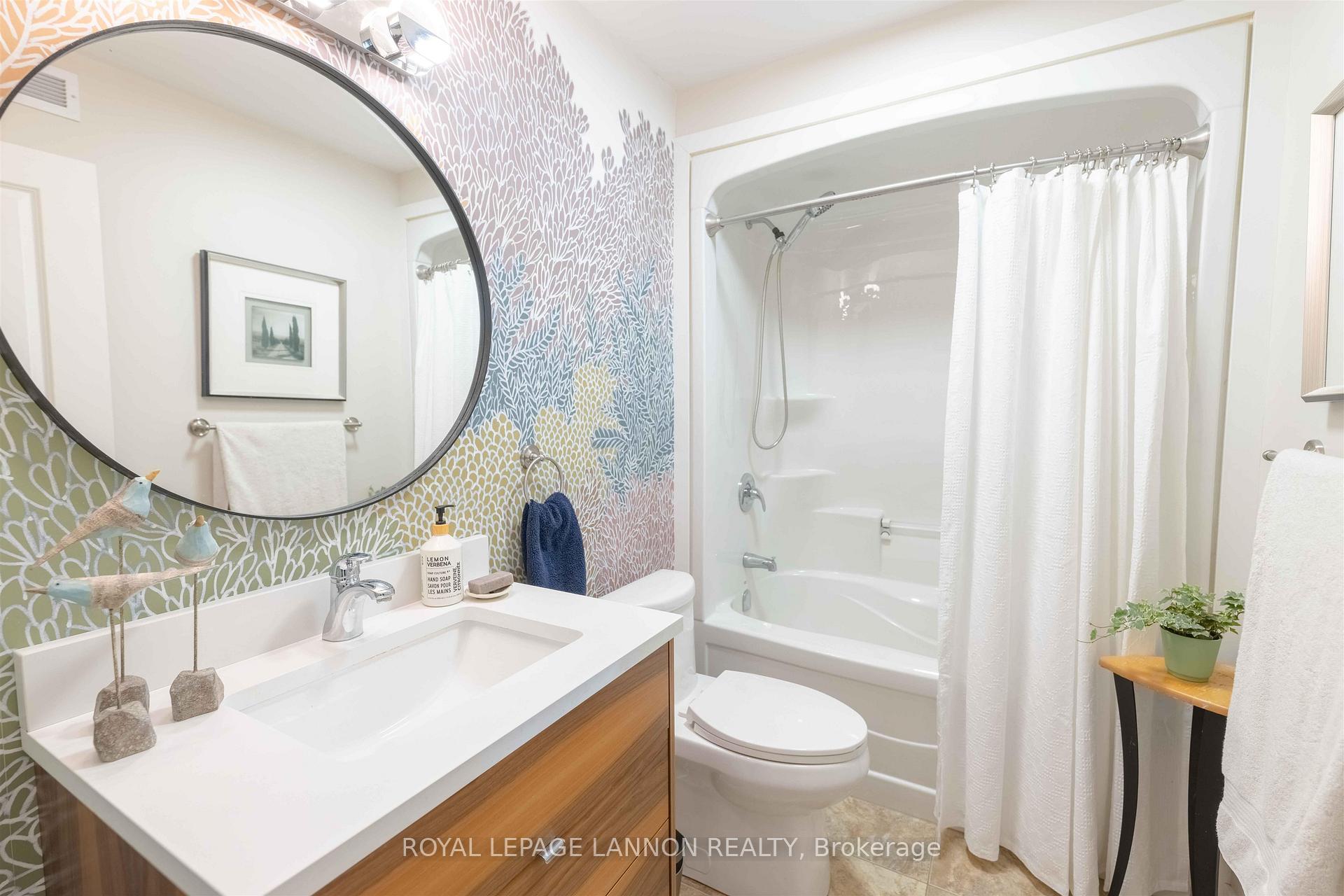 Photo 11 of 160 Cougar Crs, Thunder Bay, Parkdale — HOMEH
