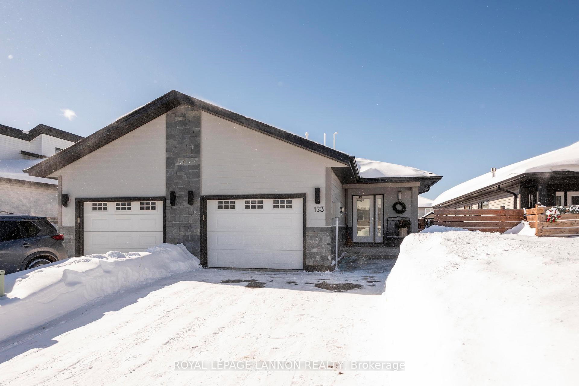 Photo 3 of 153 Cougar Crescent, Thunder Bay, Parkdale — HOMEH