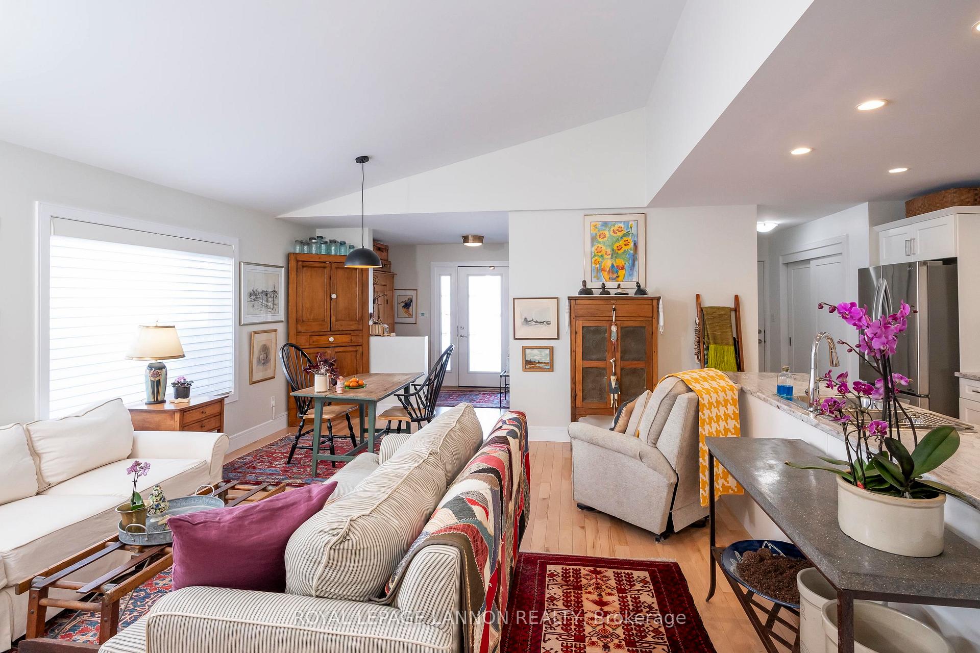 Photo 13 of 153 Cougar Crescent, Thunder Bay, Parkdale — HOMEH