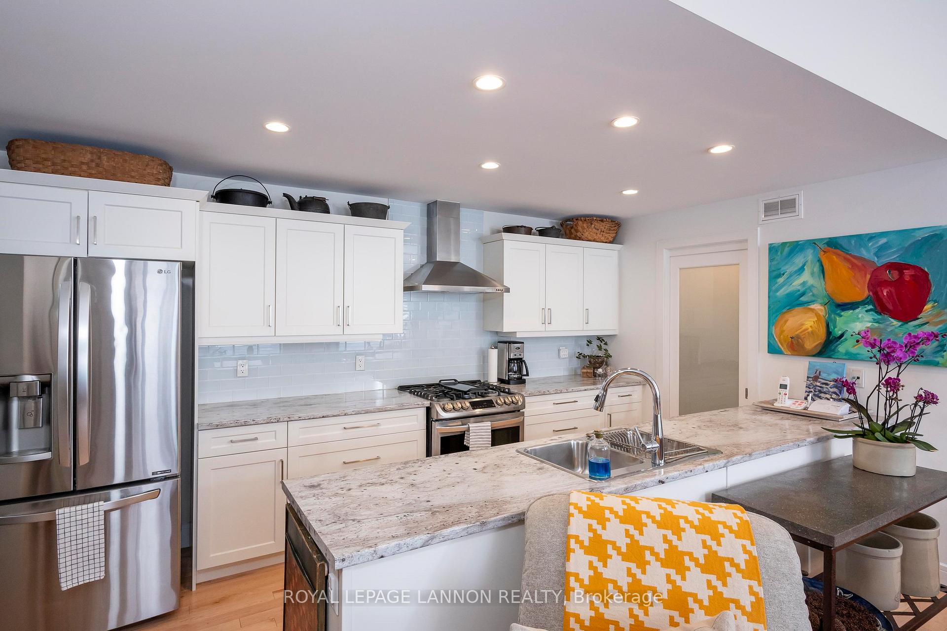 Photo 14 of 153 Cougar Crescent, Thunder Bay, Parkdale — HOMEH