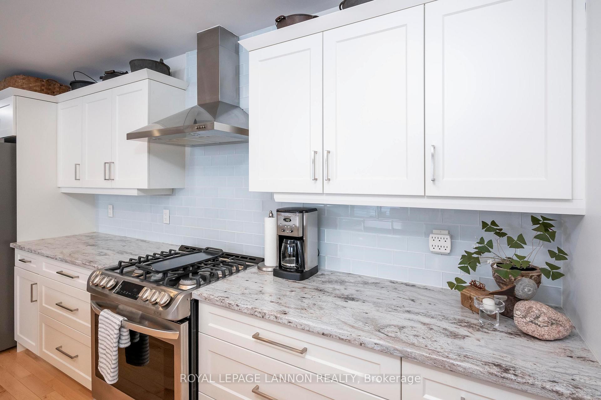 Photo 15 of 153 Cougar Crescent, Thunder Bay, Parkdale — HOMEH