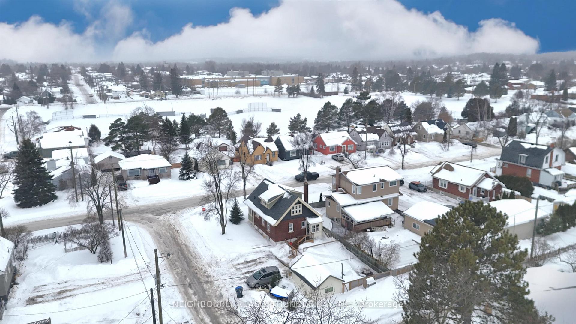 Photo 4 of 89 Elm Street, Thunder Bay, Birchwood Heights — HOMEH