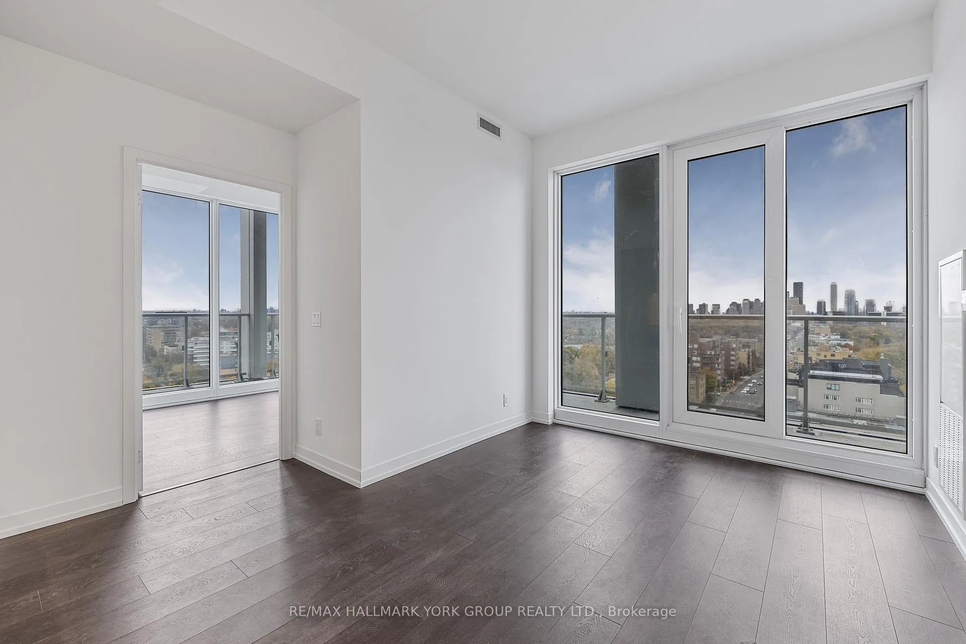 Photo 4 of Unit PH 16, 2020 Bathurst Street, Toronto, Humewood-Cedarvale — HOMEH