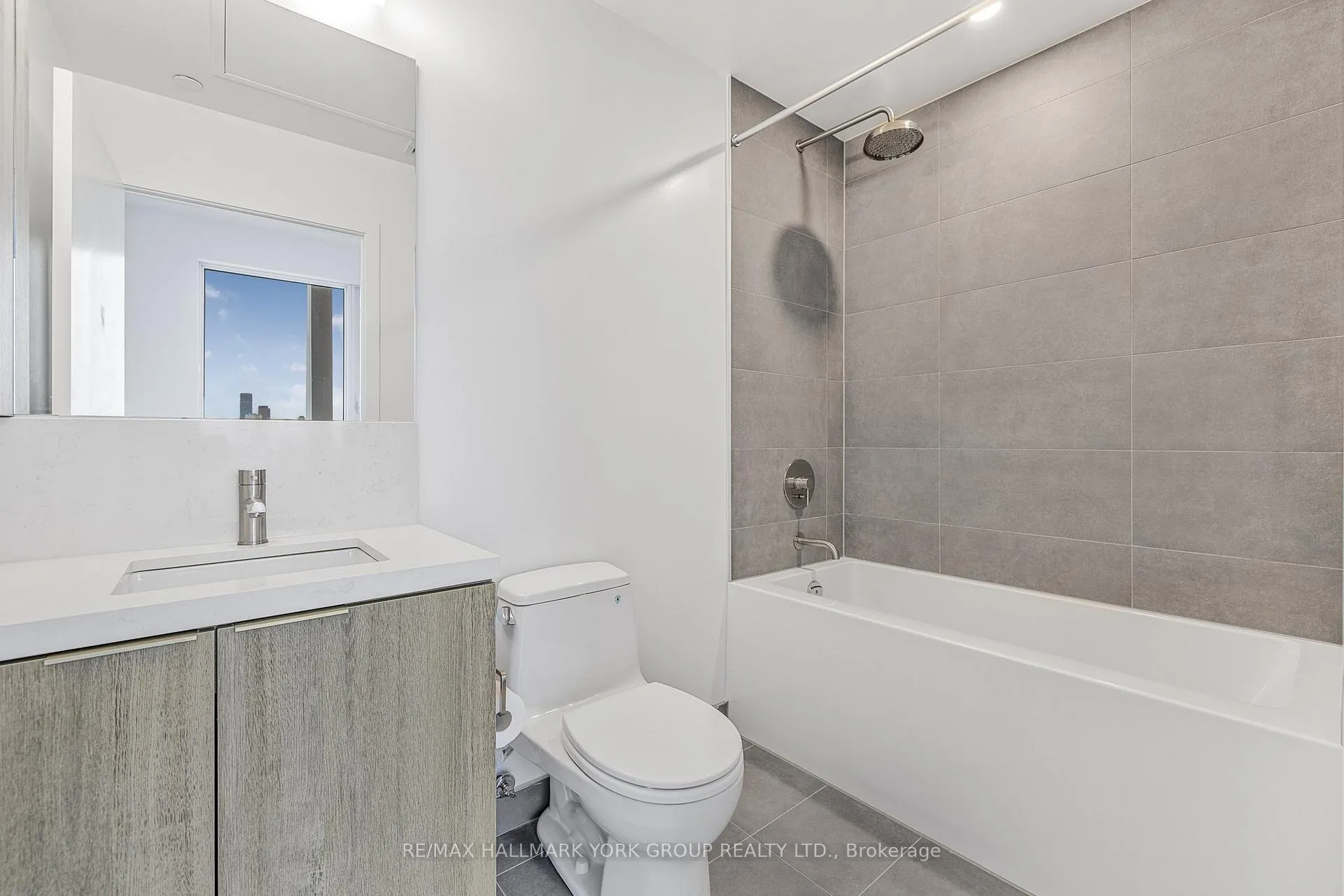 Photo 6 of Unit PH 16, 2020 Bathurst Street, Toronto, Humewood-Cedarvale — HOMEH