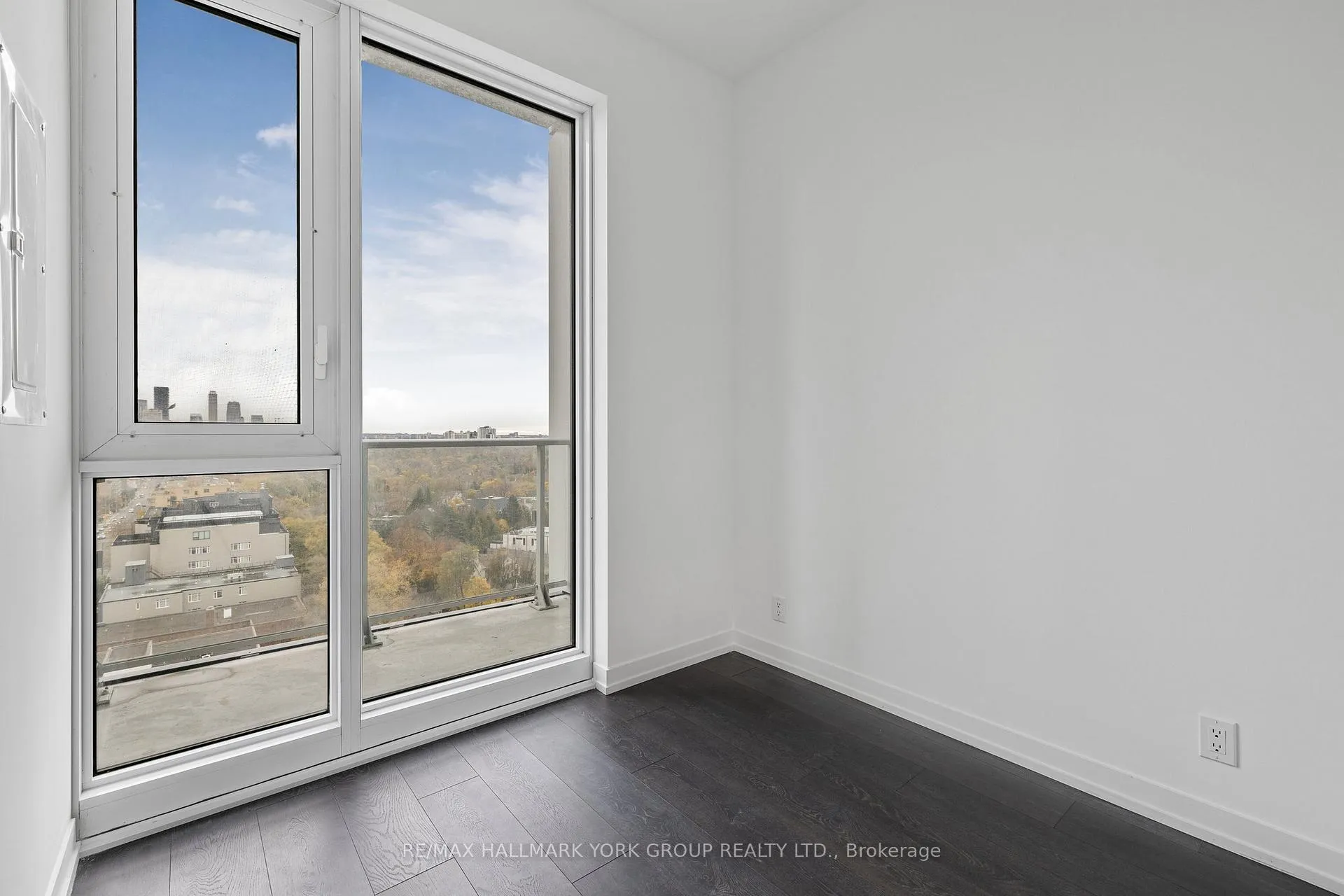 Photo 7 of Unit PH 16, 2020 Bathurst Street, Toronto, Humewood-Cedarvale — HOMEH