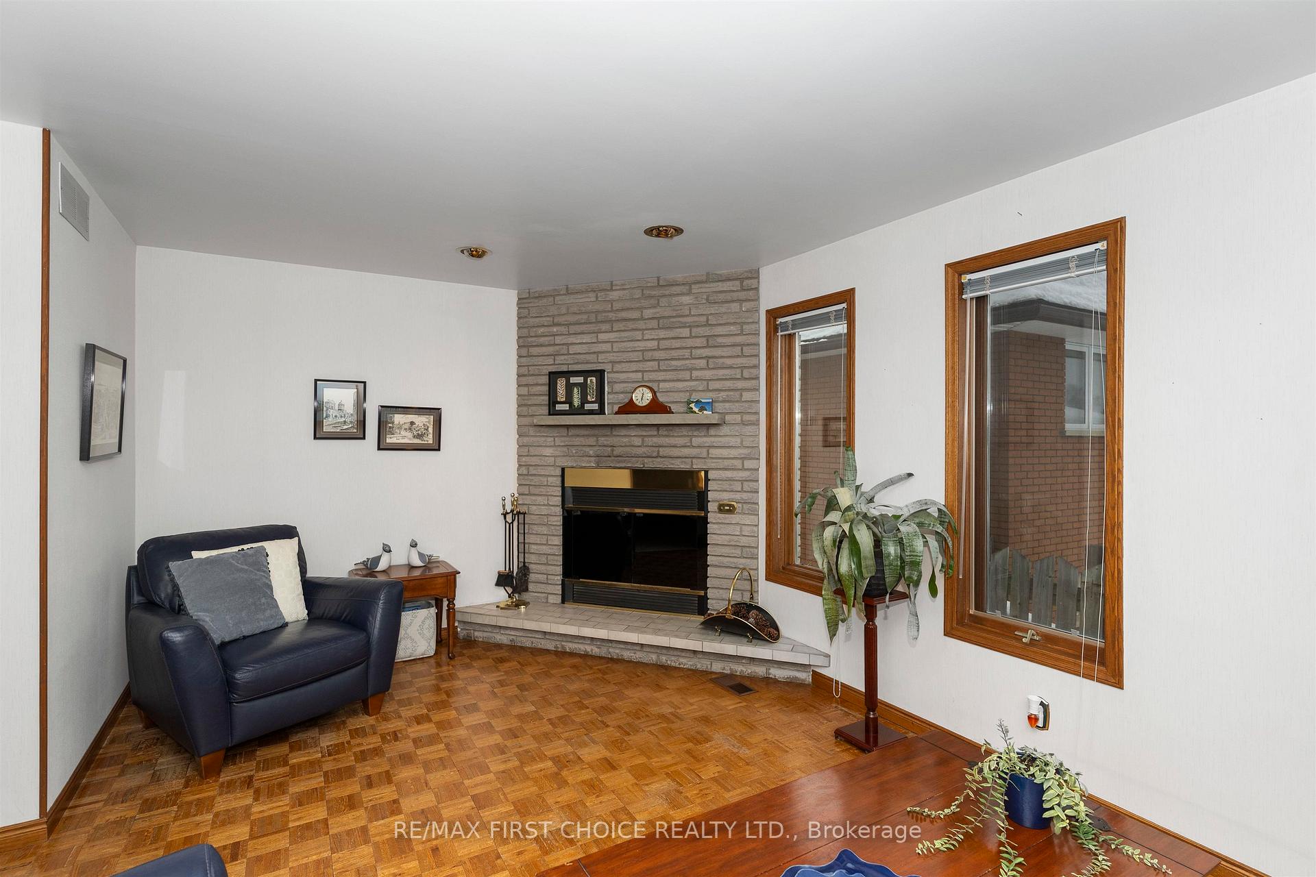 Photo 20 of 199 Valley Street, Thunder Bay, John Street North — HOMEH