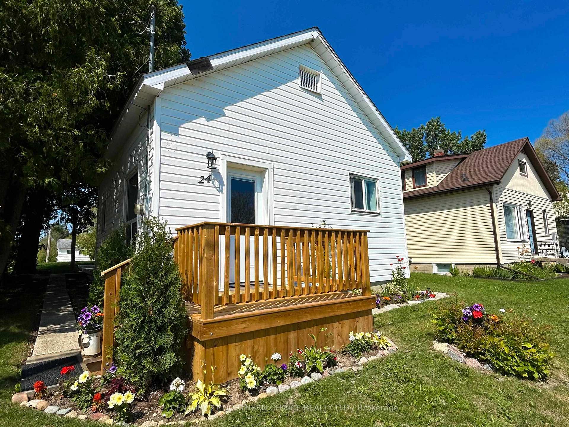 Photo 1 of 24 Queen Street, Sioux Lookout — HOMEH