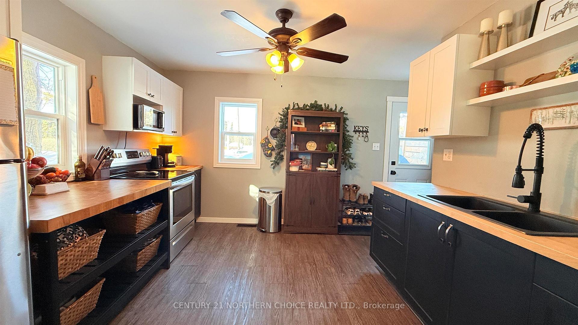 Photo 2 of 24 Queen Street, Sioux Lookout — HOMEH