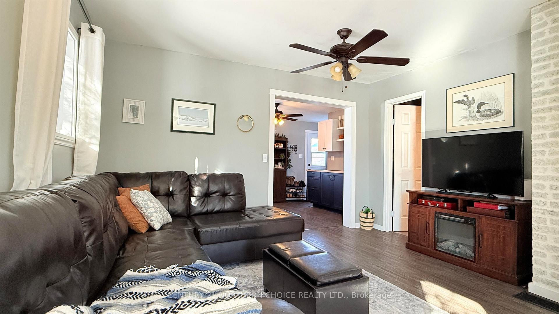Photo 5 of 24 Queen Street, Sioux Lookout — HOMEH