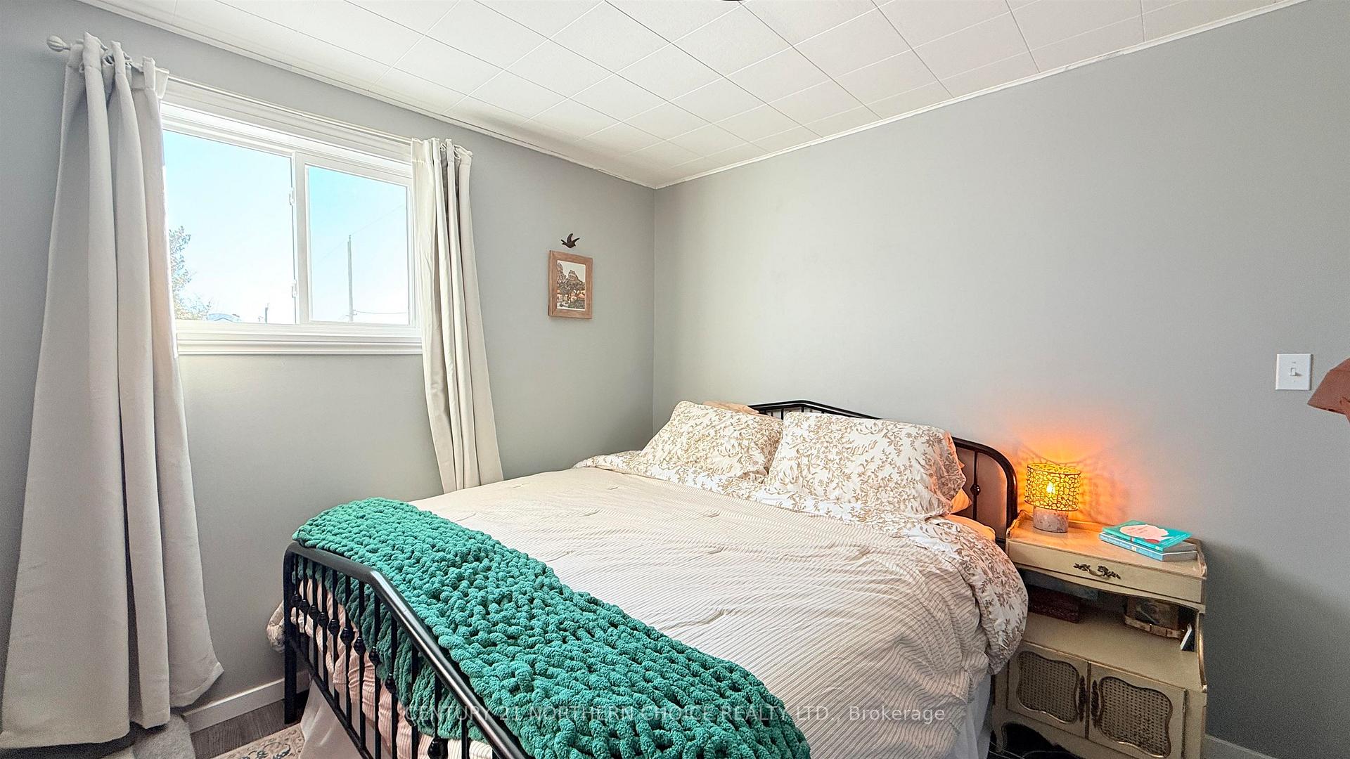 Photo 8 of 24 Queen Street, Sioux Lookout — HOMEH