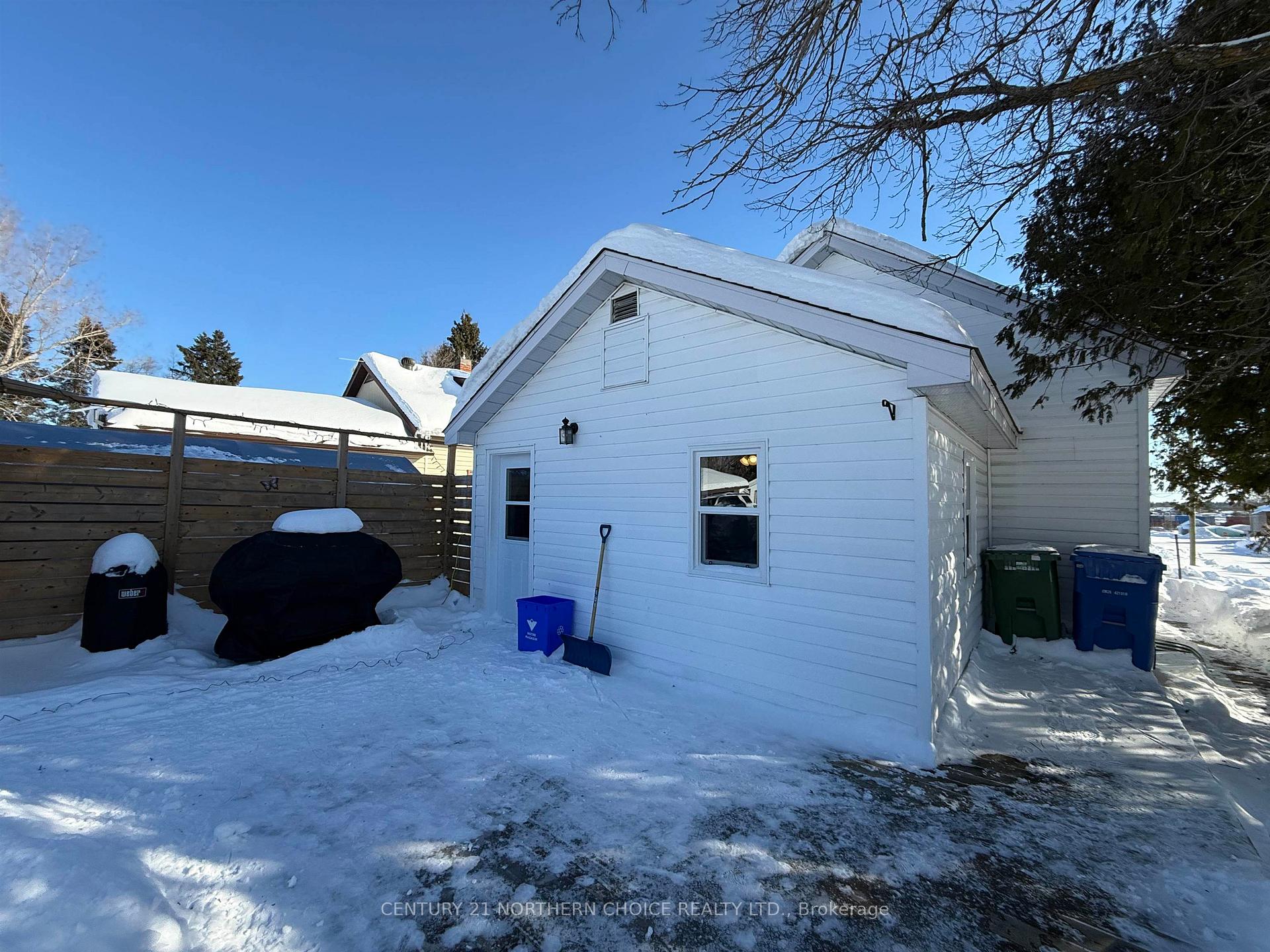 Photo 17 of 24 Queen Street, Sioux Lookout — HOMEH