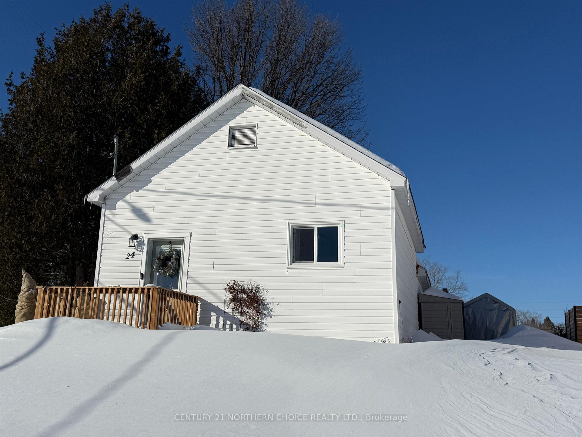 Photo 18 of 24 Queen Street, Sioux Lookout — HOMEH
