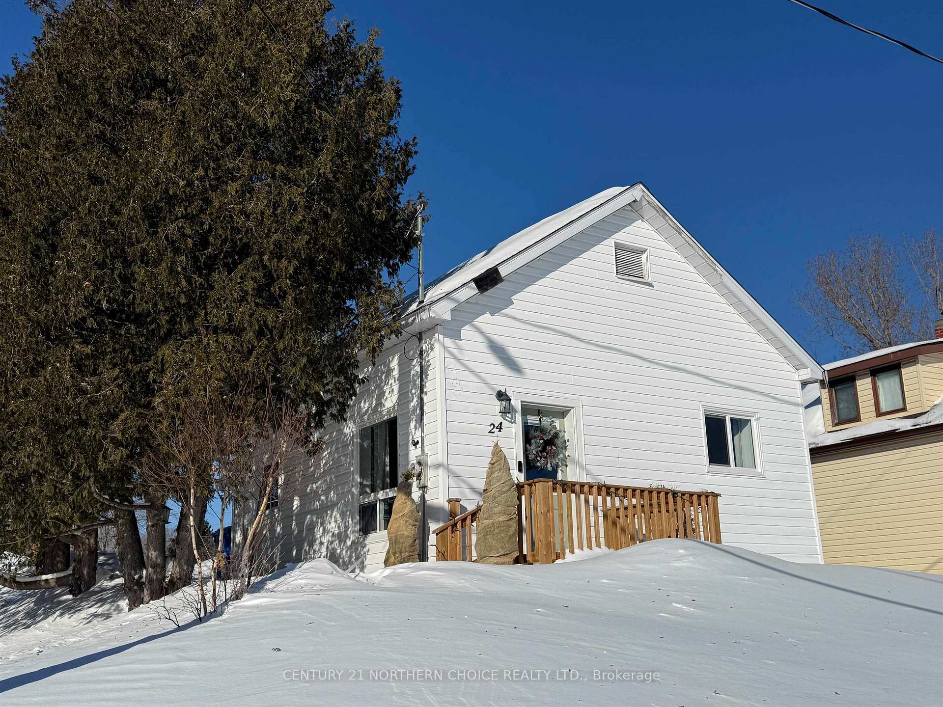 Photo 19 of 24 Queen Street, Sioux Lookout — HOMEH